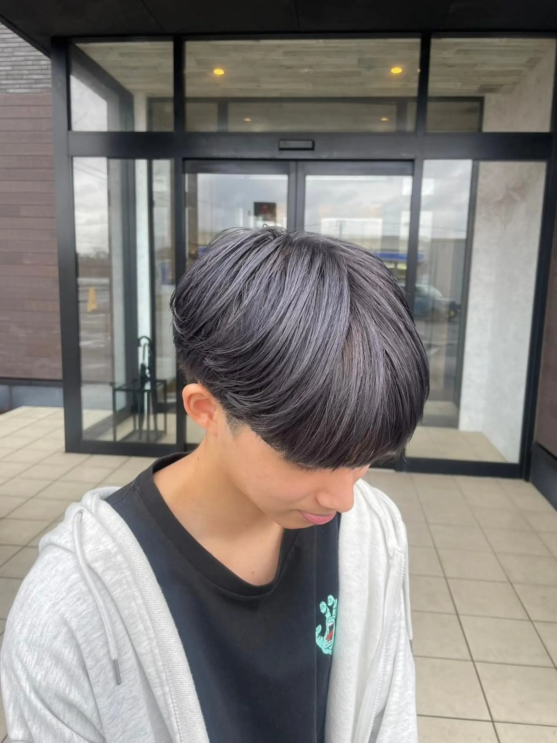 メンズ ミディアム シャドールーツ earth　深川愛実のヘアスタイル