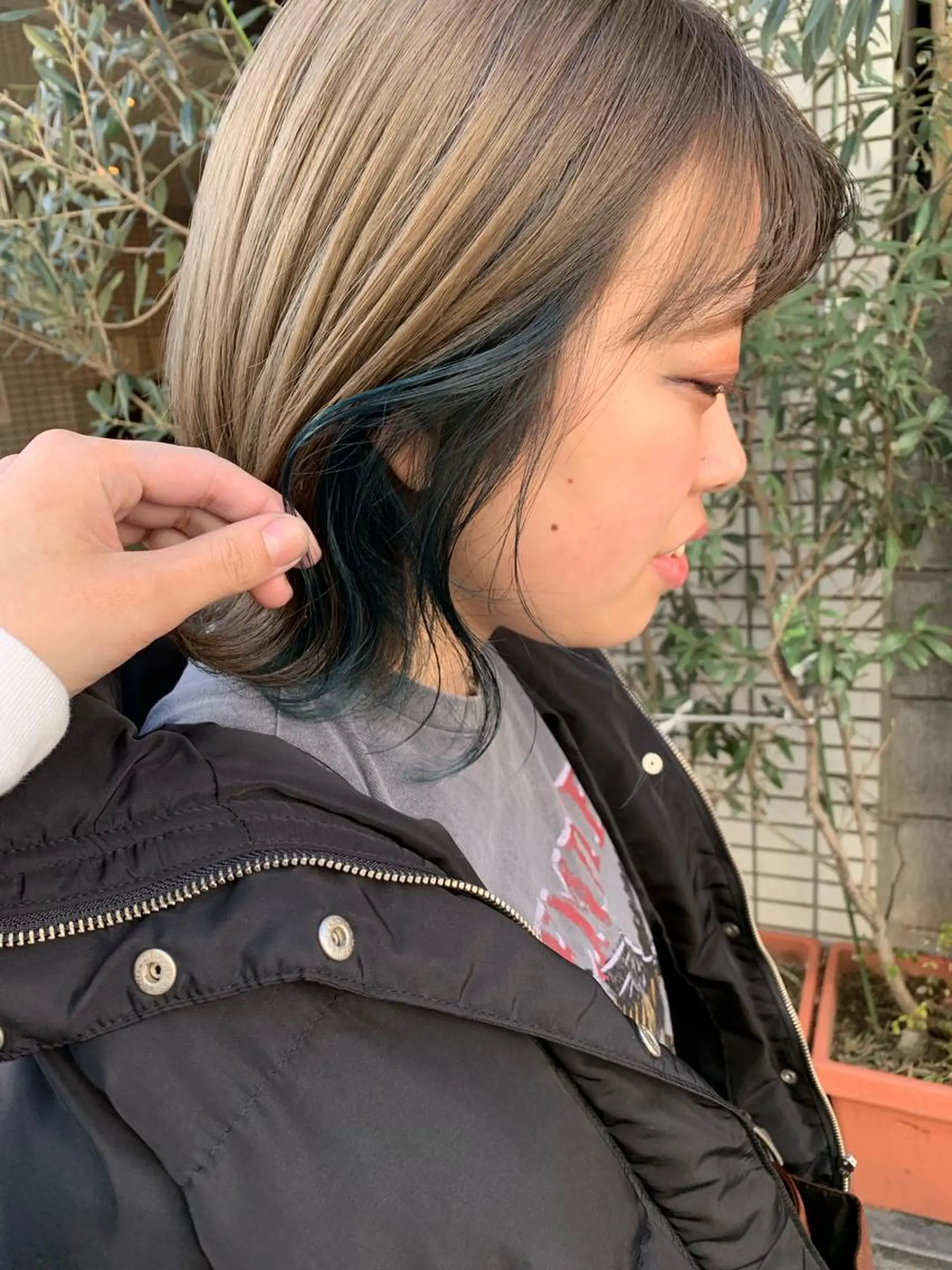 ミディアム カラー ヘアアレンジ ブルーカラー ハイトーンカラー 🫧透明感カラー/ ボブ/小笠原汐海🪽のヘアスタイル