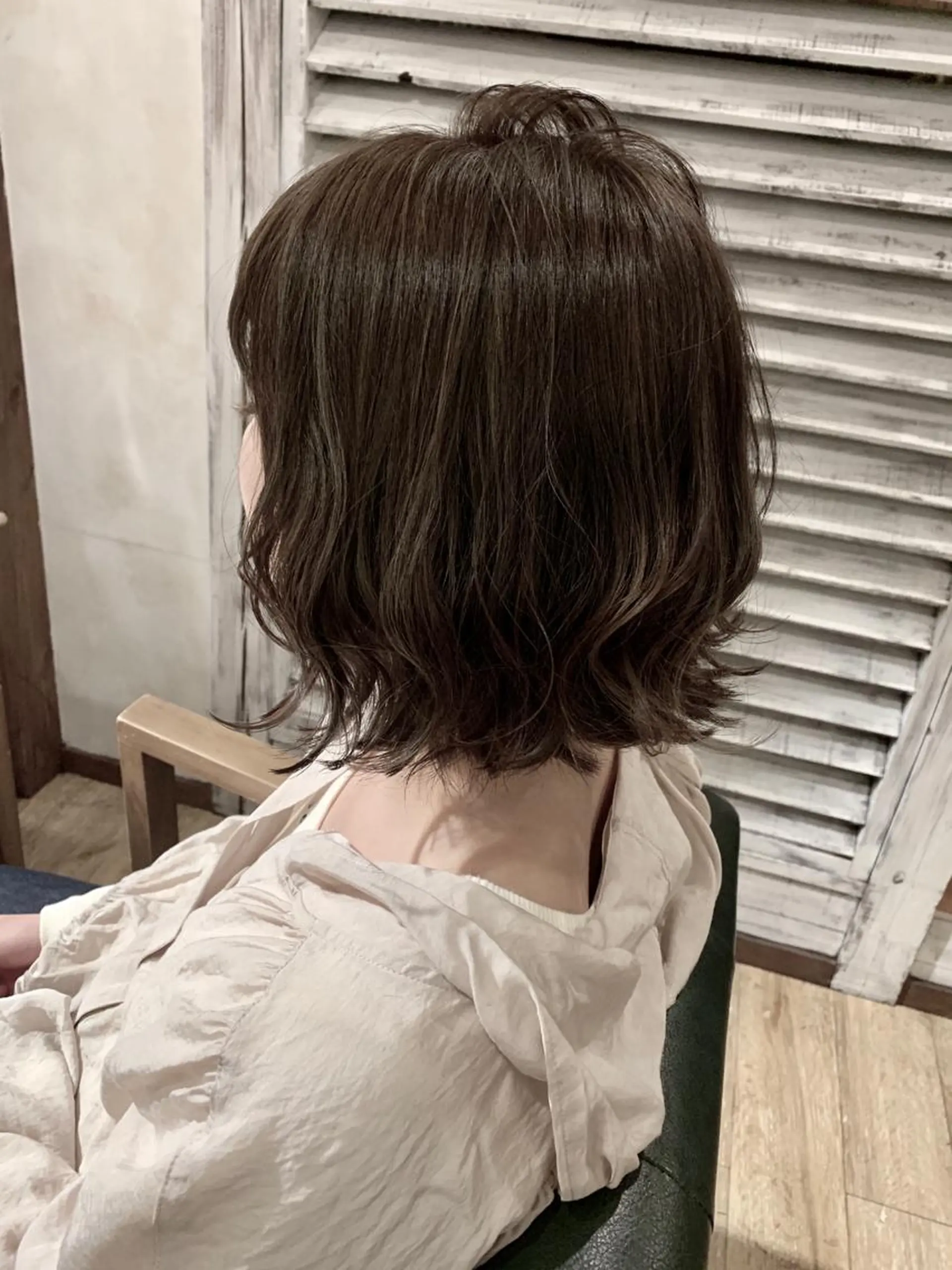 ミディアム カラー アッシュ ブリーチ グレージュ ハイライトカラー イルミナカラー SALOWIN(サロウィン)広島並木通り所属・田村和範/似合わせ カラー/縮毛矯正のヘアスタイル