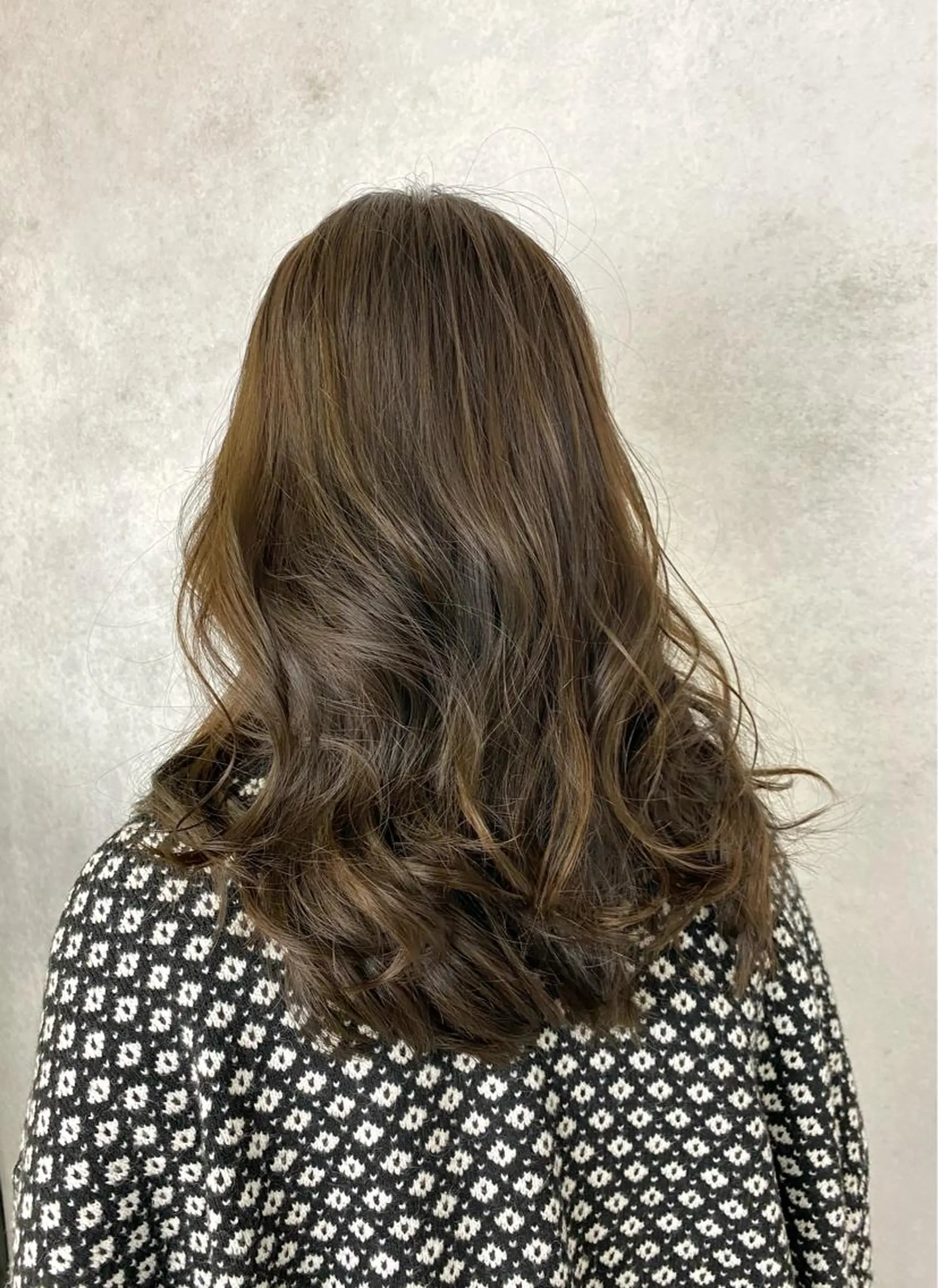 ミディアム カラー グレージュ オリーブカラー オリーブグレージュ オリーブグレー 髪質改善 統括マネージャー/ 髪のドクター/前原悟のヘアスタイル