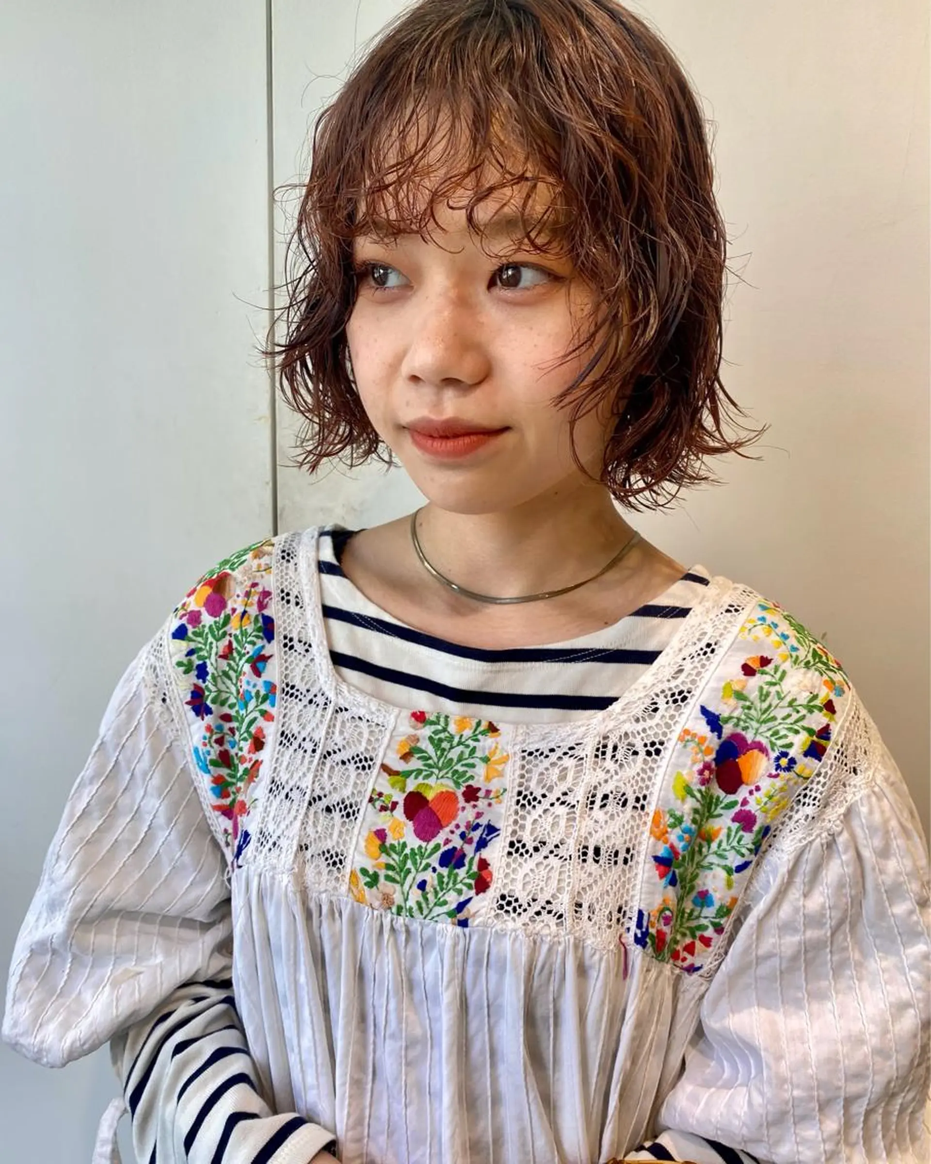 ミディアム カラー パーマ ヘアアレンジ メンズ キッズ ネイル マツエク・マツパ アイブロウ ミディアムパーマ メンズパーマ ボブ パーマスタイル🔅 sayacaのヘアスタイル