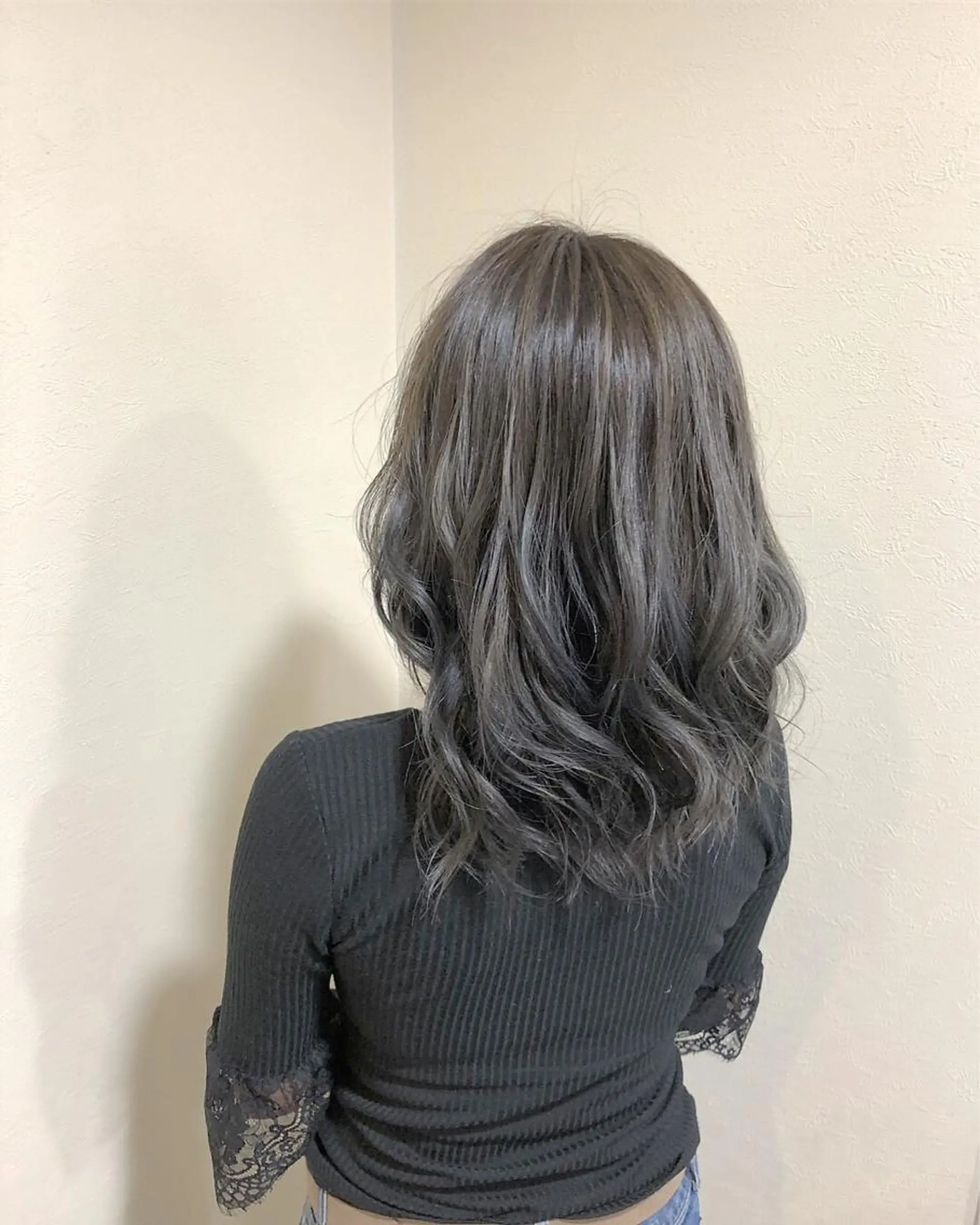 セミロング ハイライト ヤマグチ ヒカルのヘアスタイル