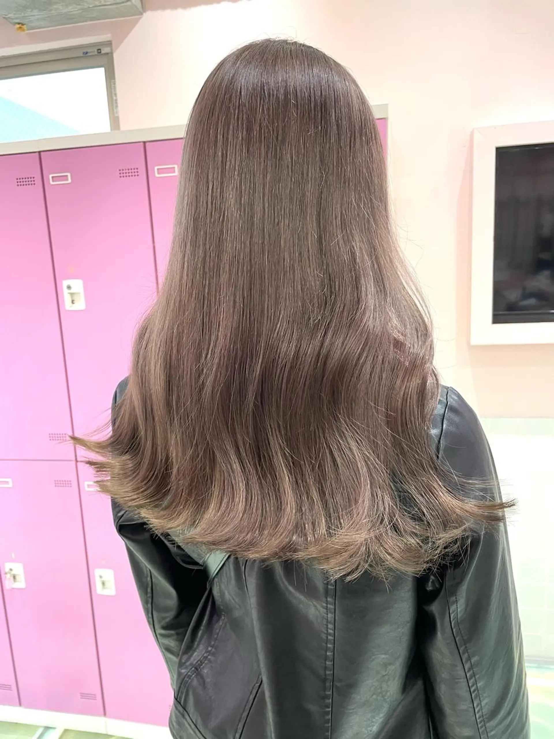 カラー 艶髪 🦋CON🦋のヘアスタイル