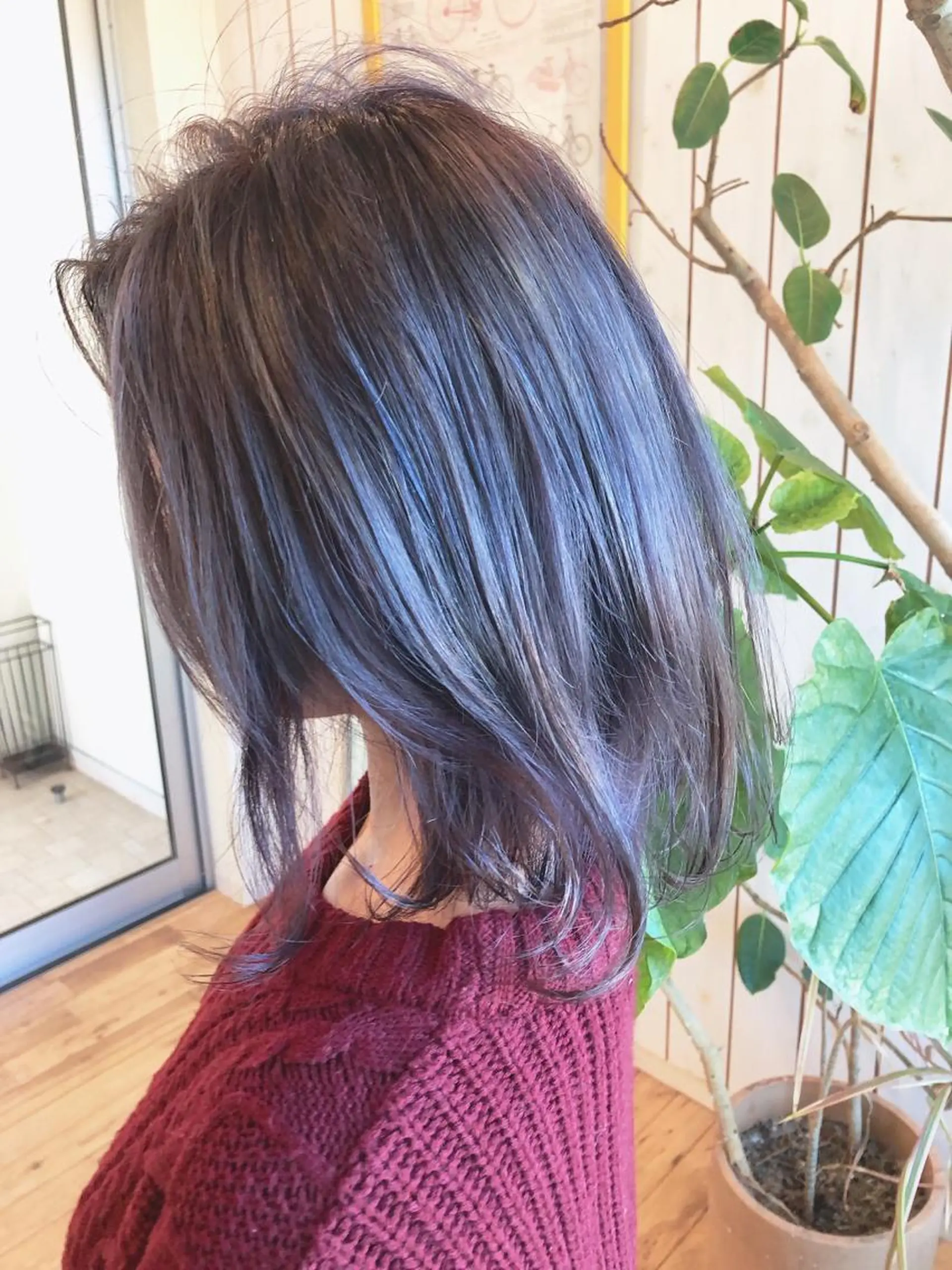 ミディアム カット ヘアカラー トリートメント 小濱 秀人のヘアスタイル