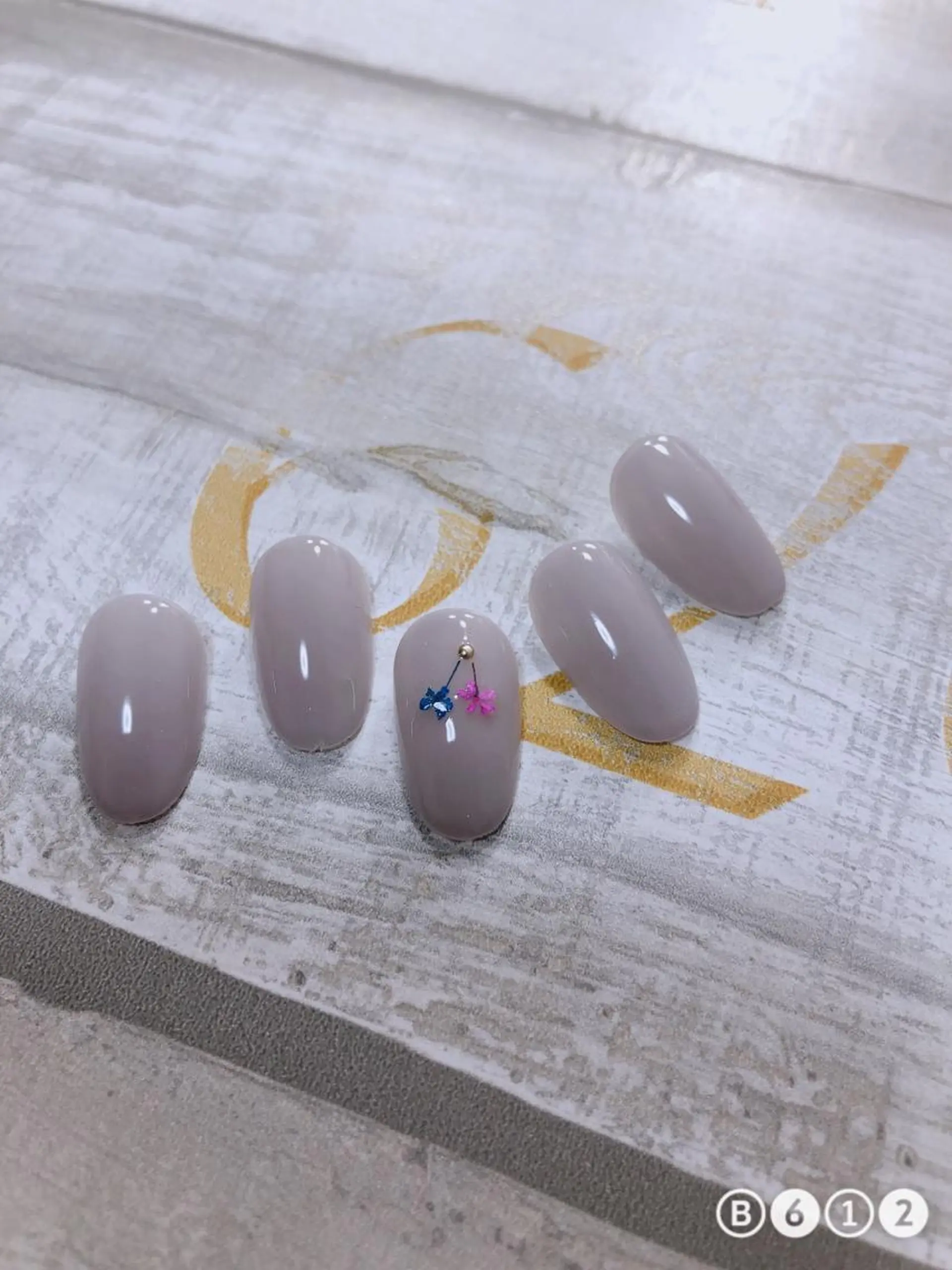 ネイル 北浦和 自爪育成ケアのネイルデザイン