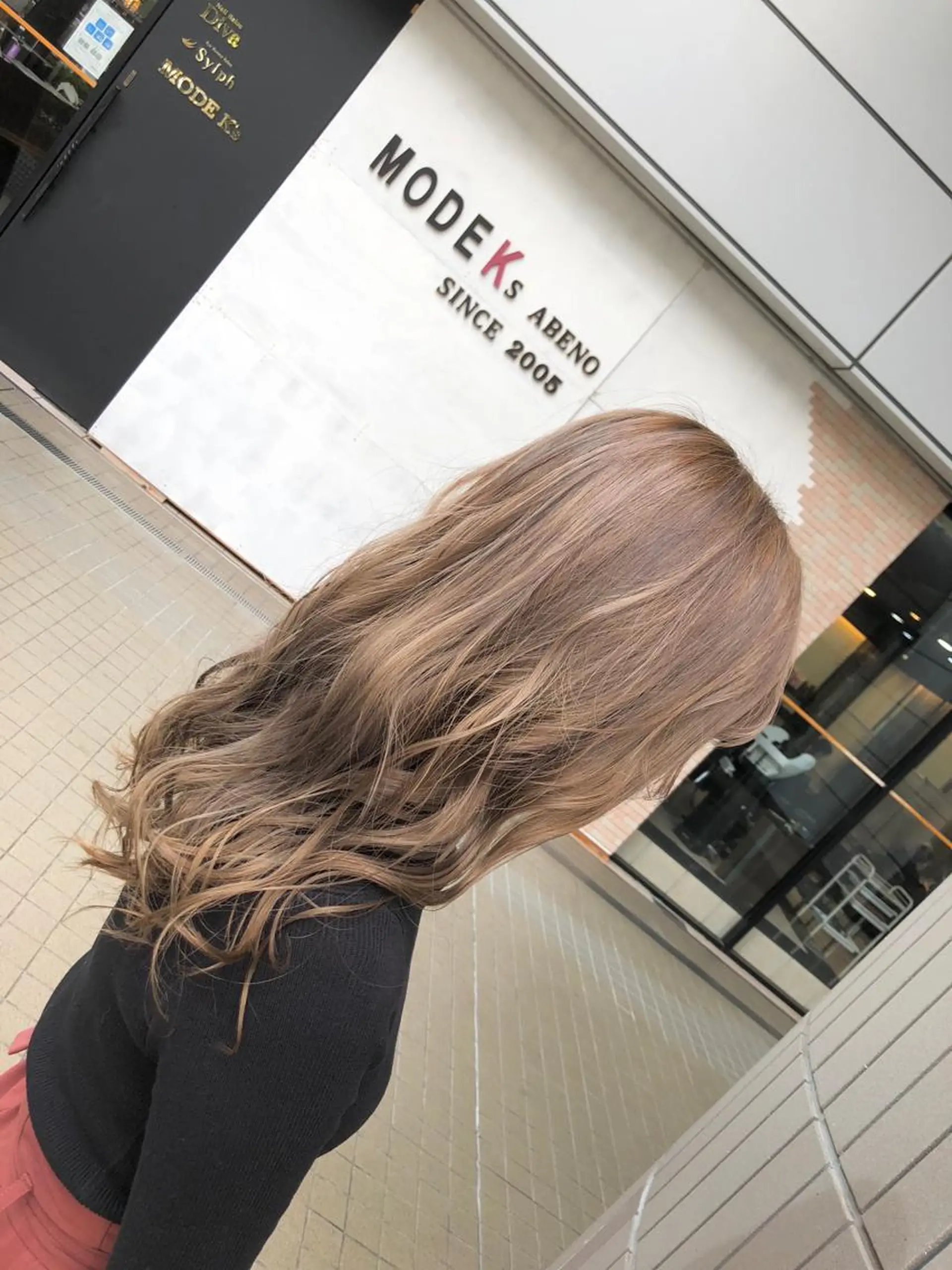 ミディアム カラー グレージュ ミルクティーグレージュ カット ヘッドスパ SHAFT Ieiriのヘアスタイル