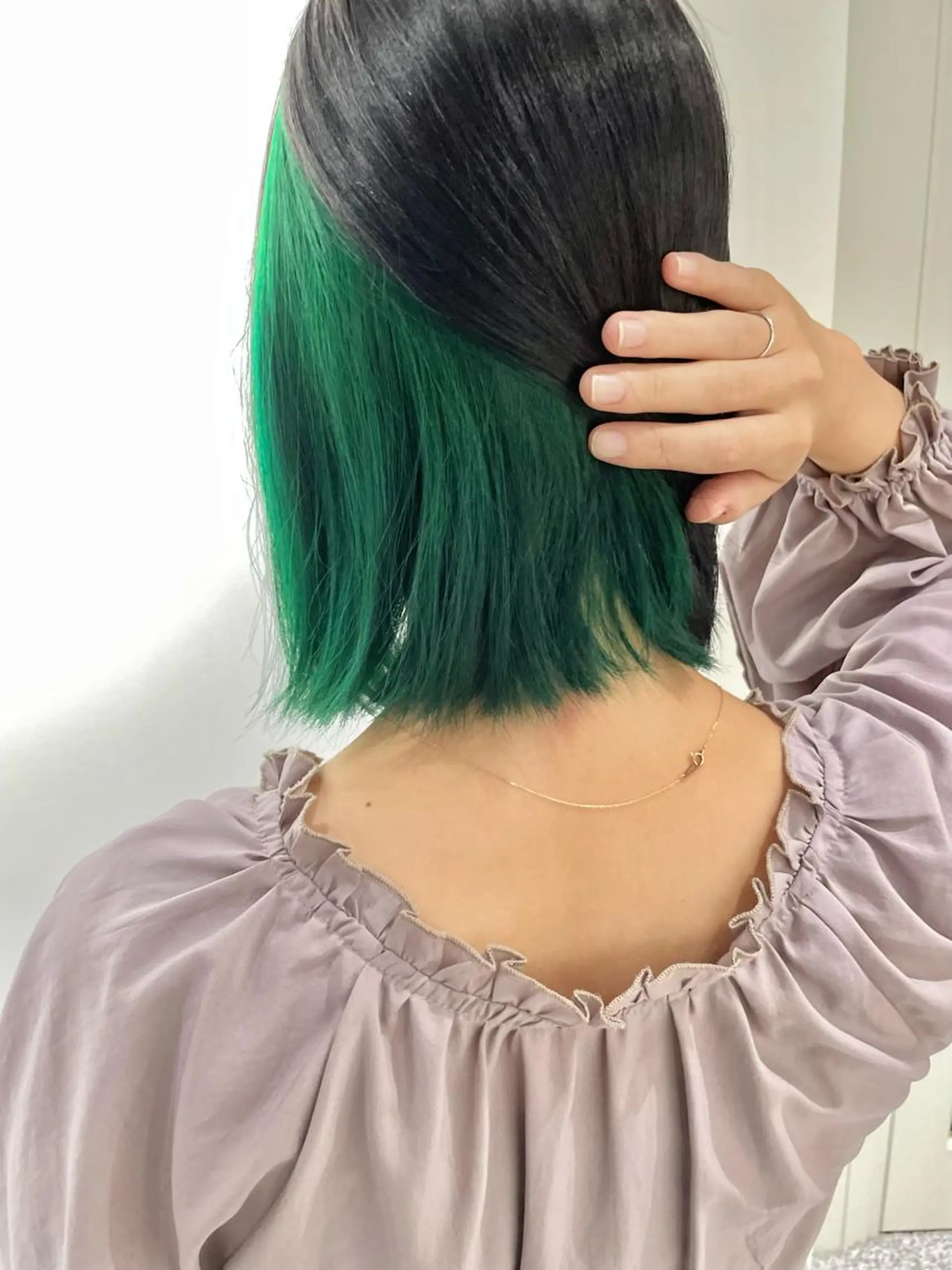 ミディアム カラー 切りっぱなしボブ ブリーチ ケアブリーチ インナーカラー ボブ GO TODAY SHARE SALON 原宿本店所属・ブリーチ/ハイトーン 艶カラー/ユリナのヘアスタイル