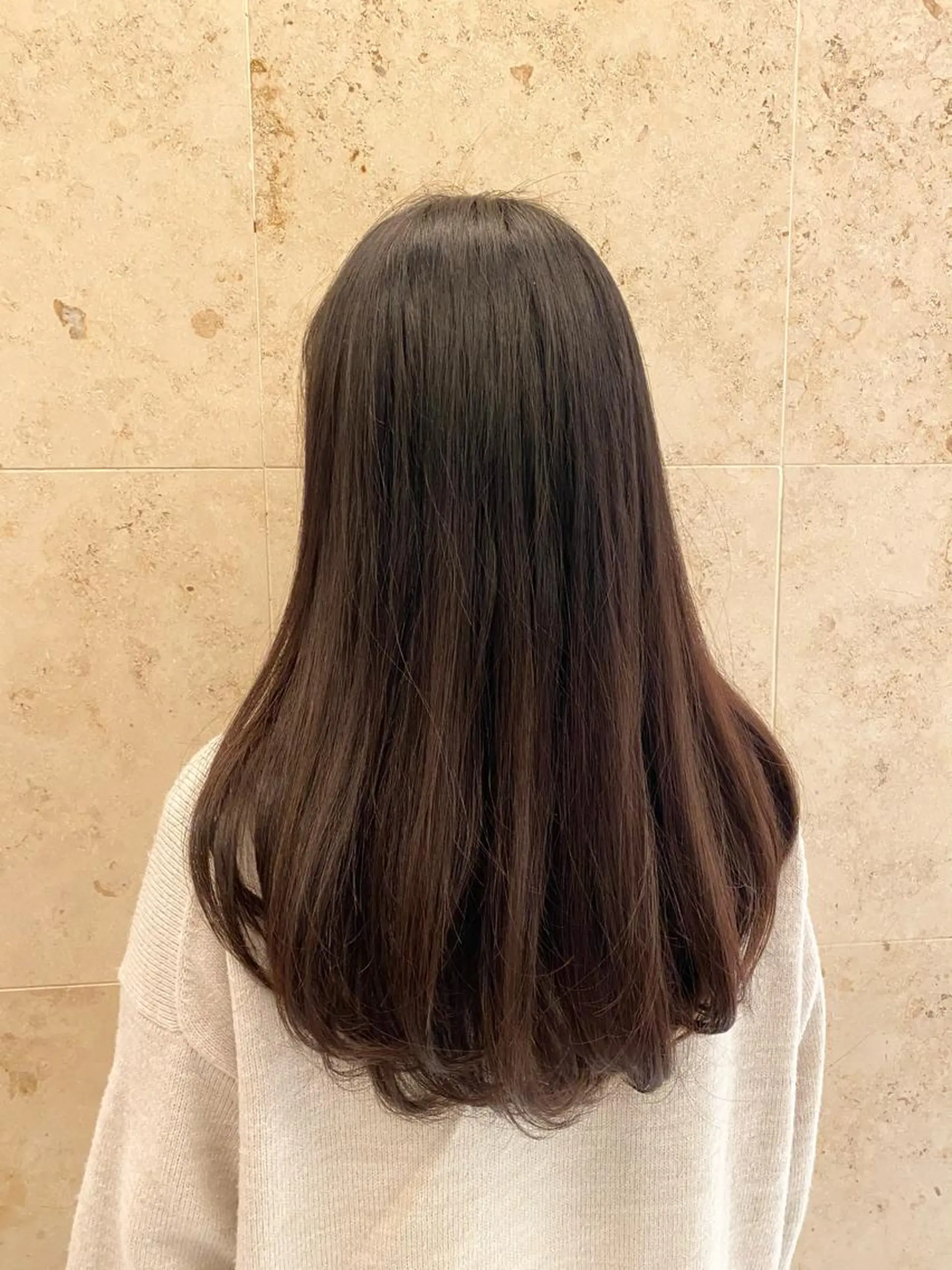 ロング レイヤーカット ロング ローレイヤー 渡辺 由佳のヘアスタイル