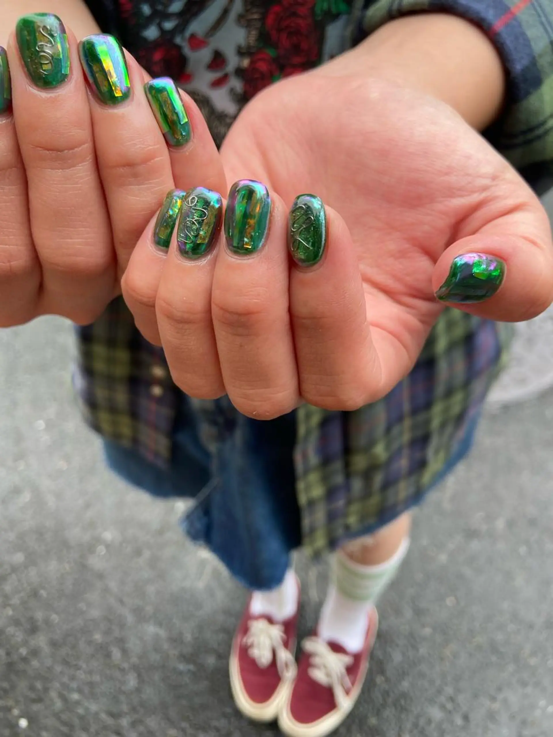 ネイル アートネイル オーロラネイル グリーン ニュアンスネイル ワンカラーネイル . unffのネイルデザイン