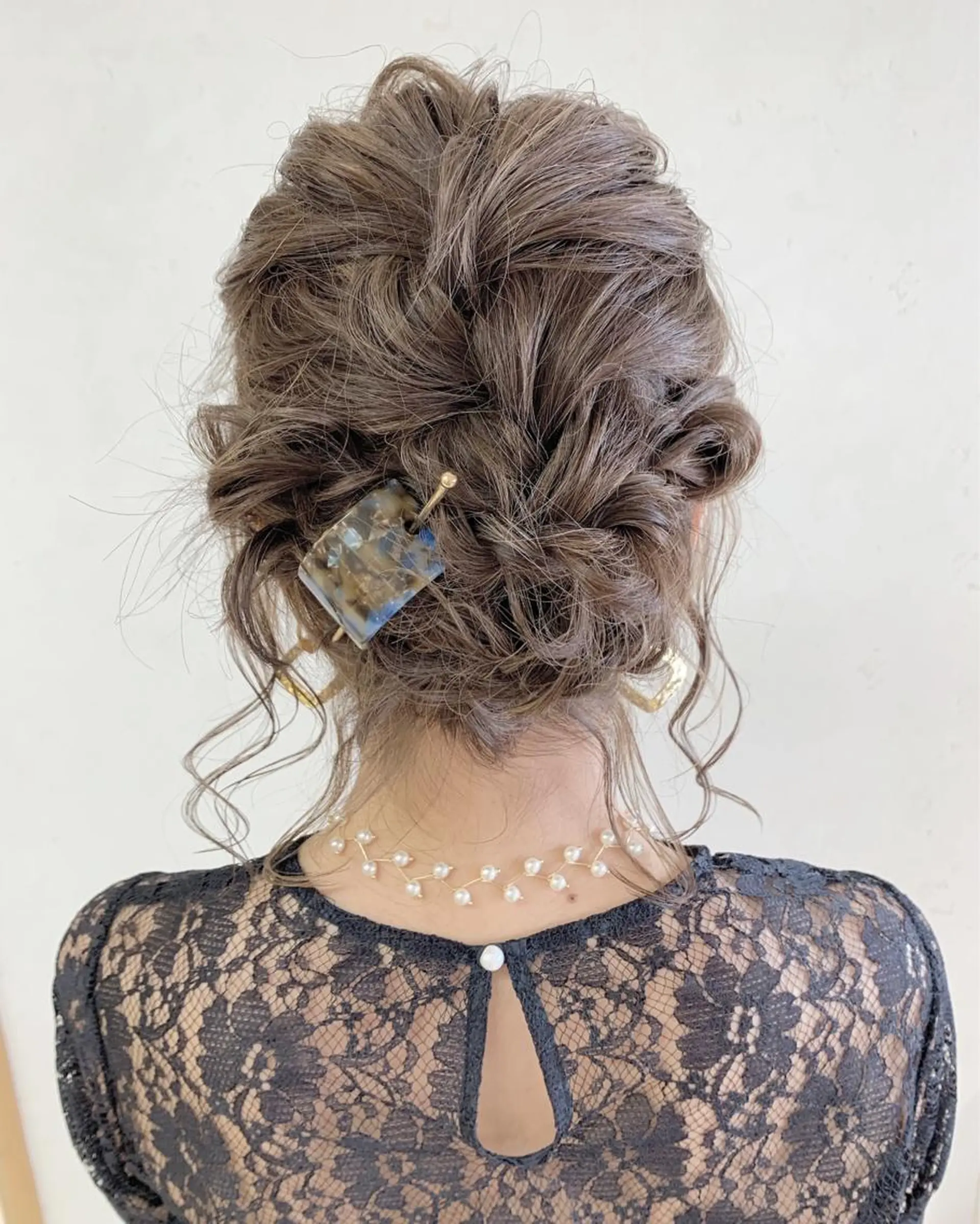 セミロング ヘアアレンジ 透明感ハイライト◎ 伊藤夏海のヘアスタイル