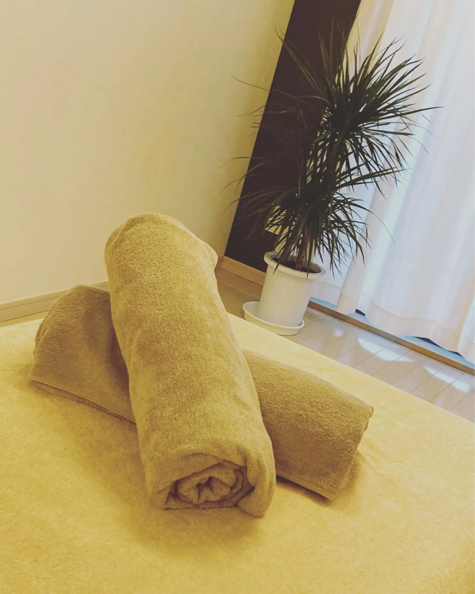 学生向けケア| 肩こり・姿勢・小顔✨のエステ・リラクイメージ