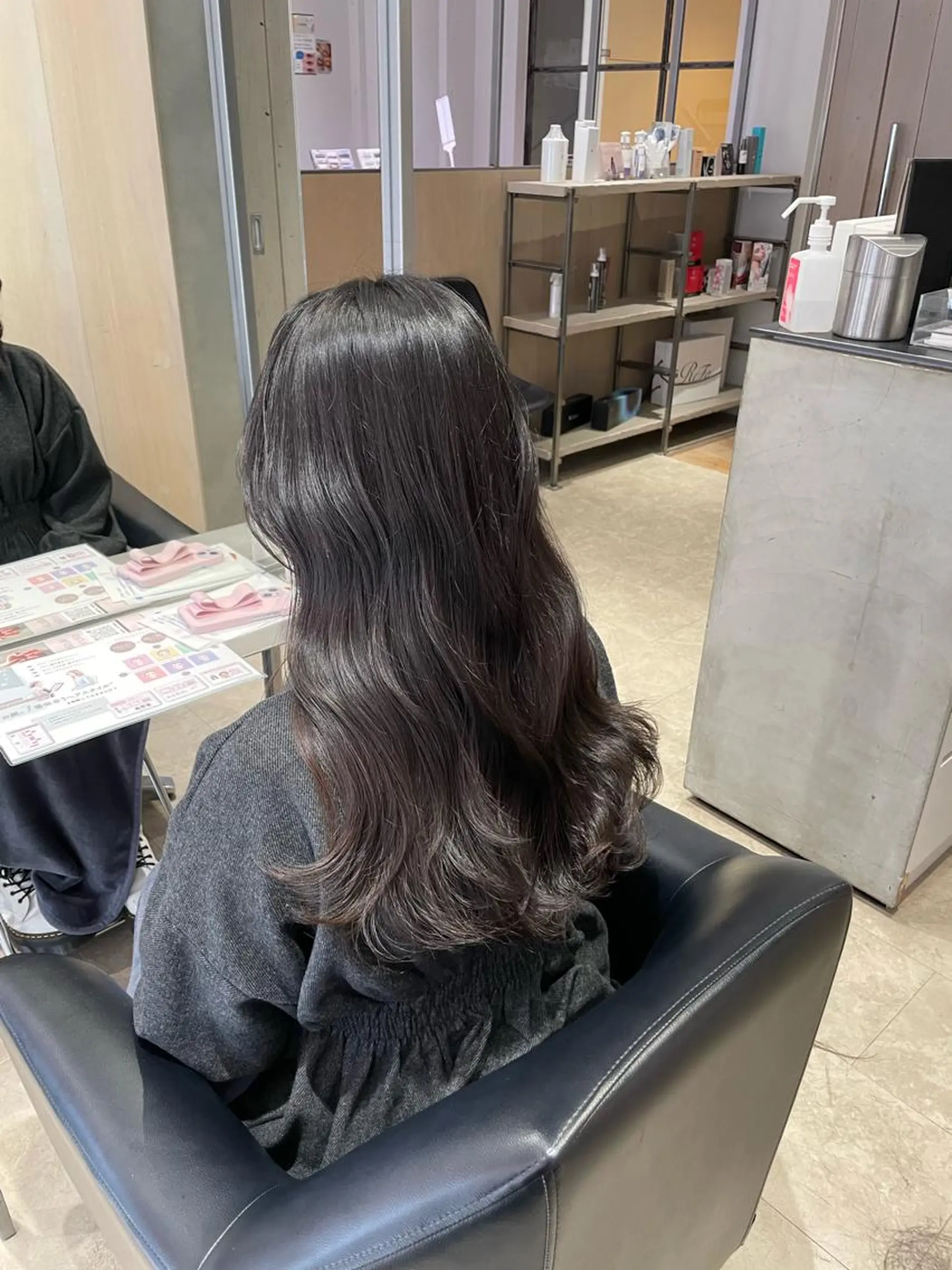 ロング 秋山 裕香のヘアスタイル