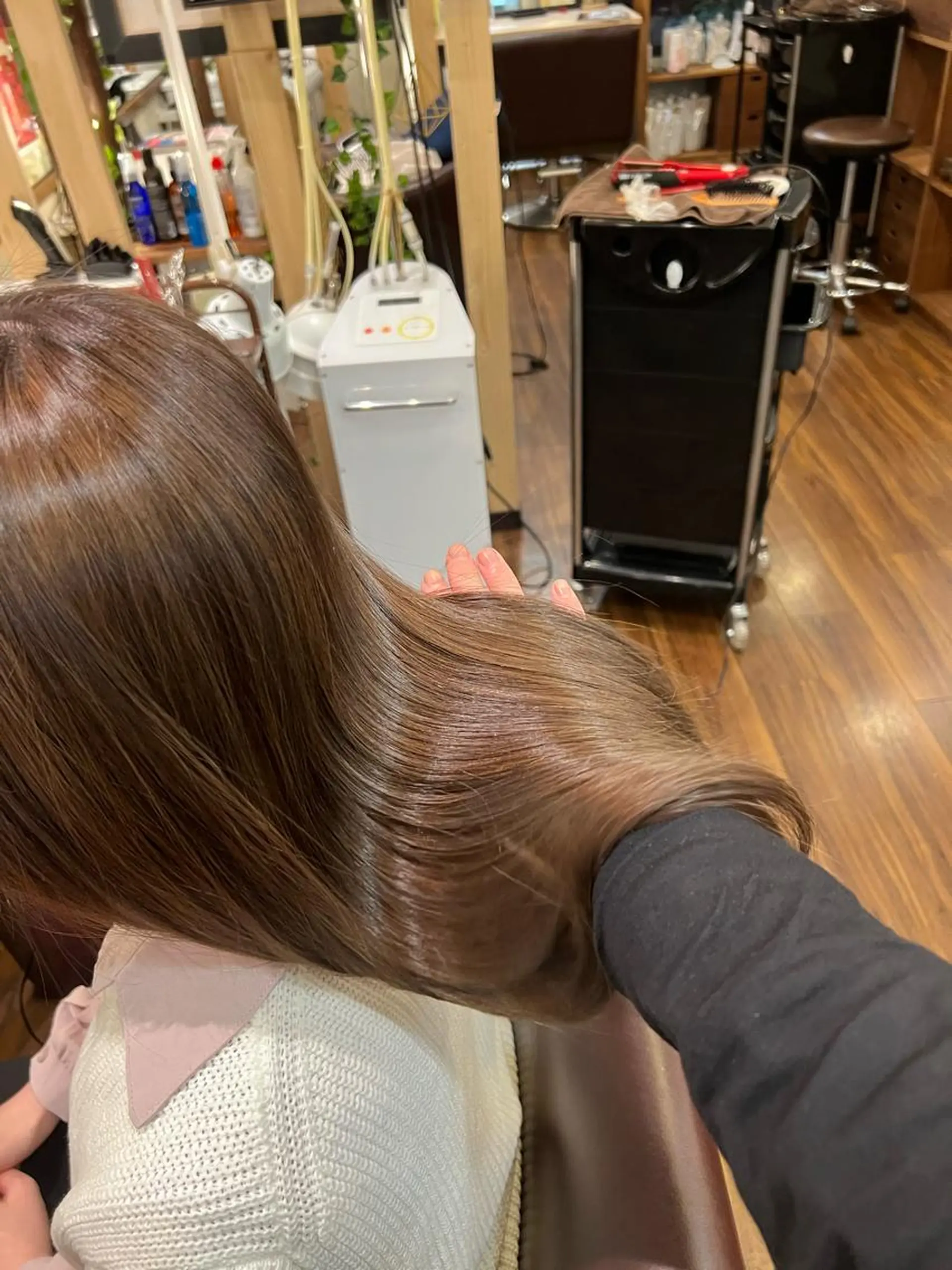 ロング 石野 しおりのヘアスタイル