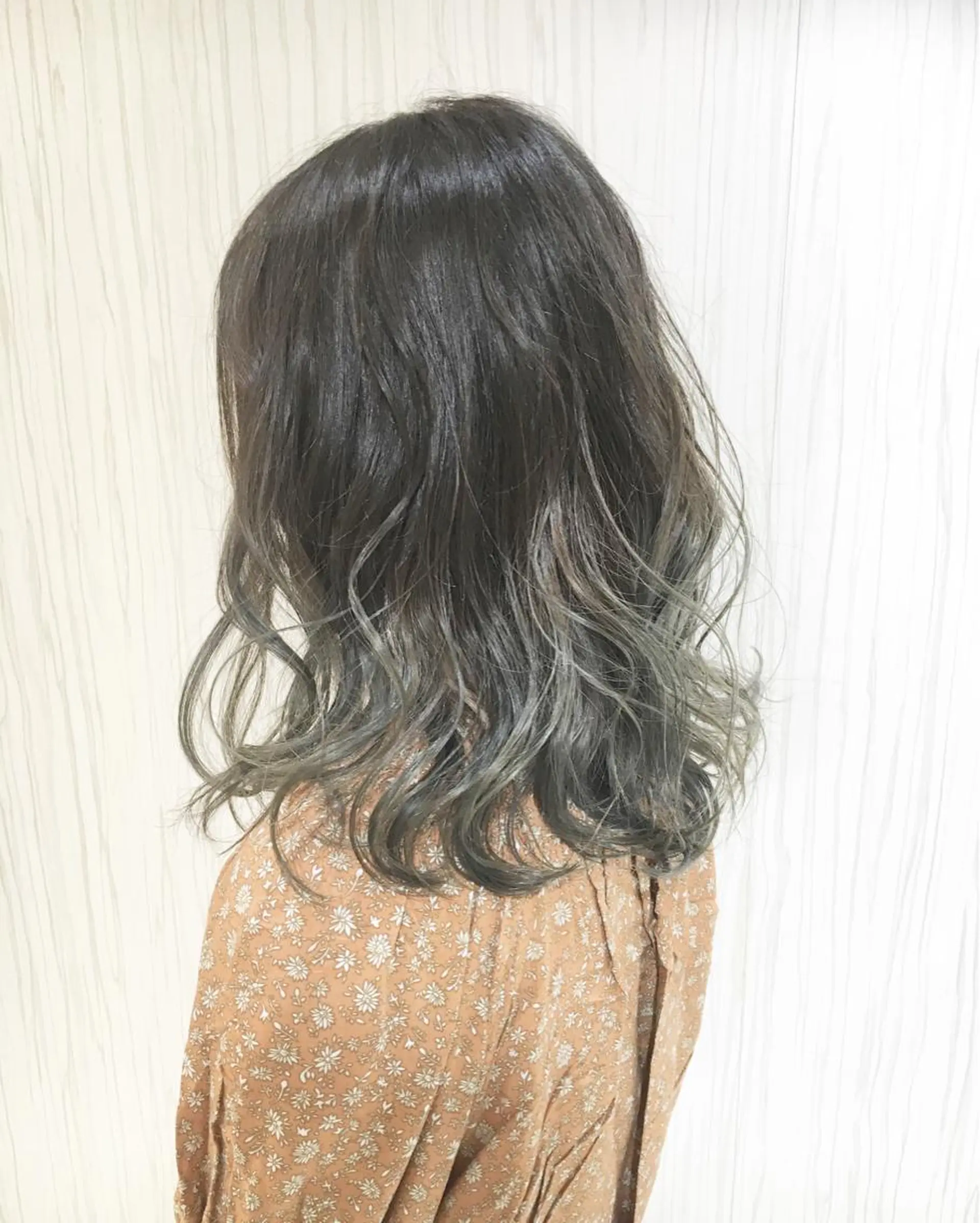 ショート ミディアム セミロング カラー パーマ ヘアアレンジ アッシュ グラデーションカラー ✨艶髪✨透明感✨ 山内大樹のヘアスタイル