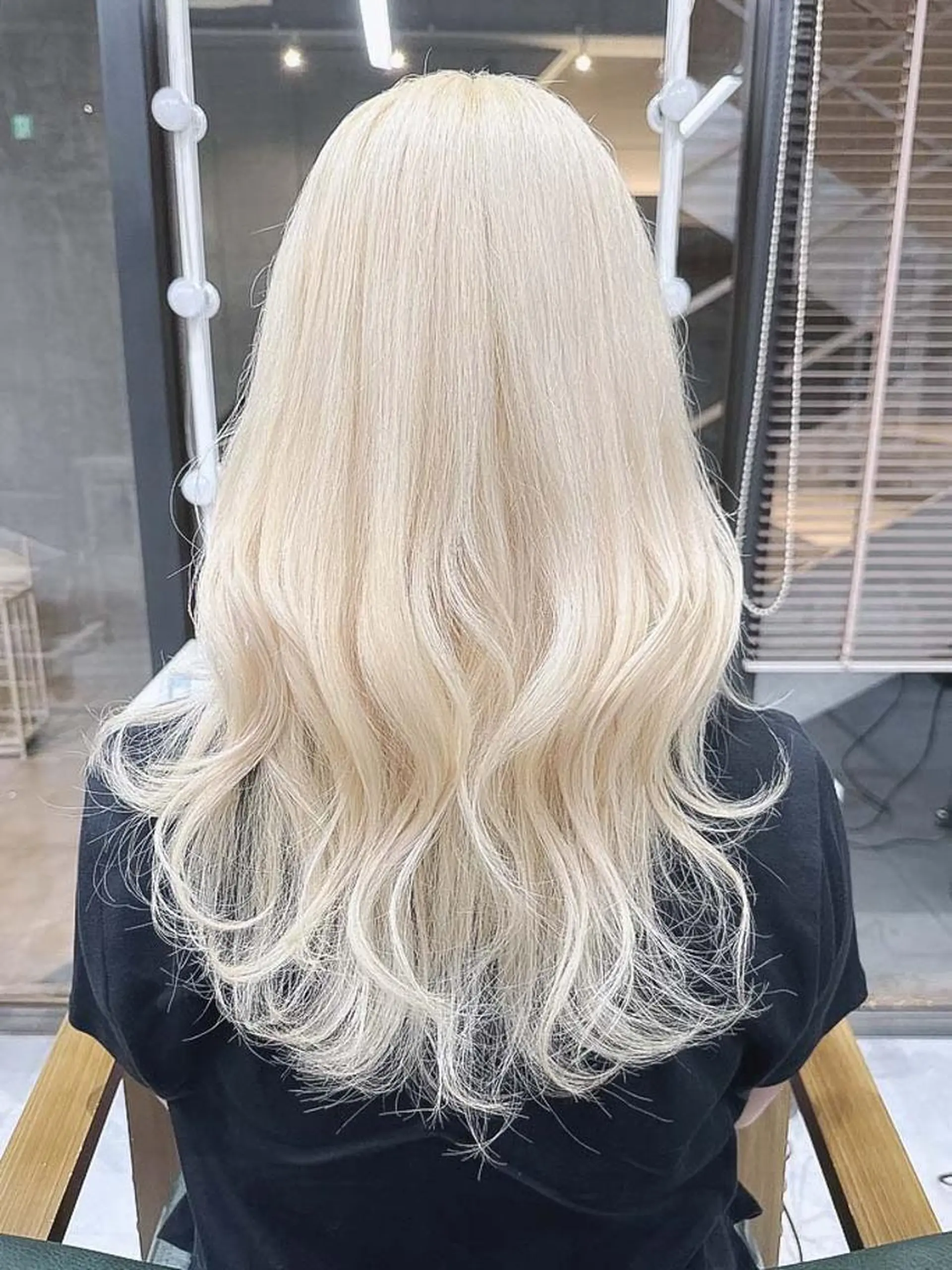 ロング カラー ヘアアレンジ ブリーチ ケアブリーチ 透明感カラー デザインカラー ハイトーンカラー Days 透明感カラーのヘアスタイル