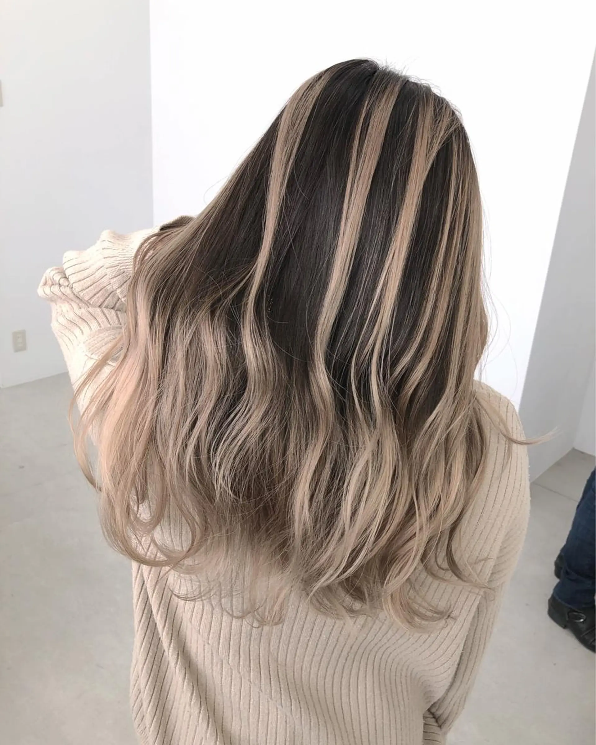 セミロング カラー バレイヤージュ レイヤーカット gotoday所属・🔥透明感抜群🔥 ひでのヘアスタイル