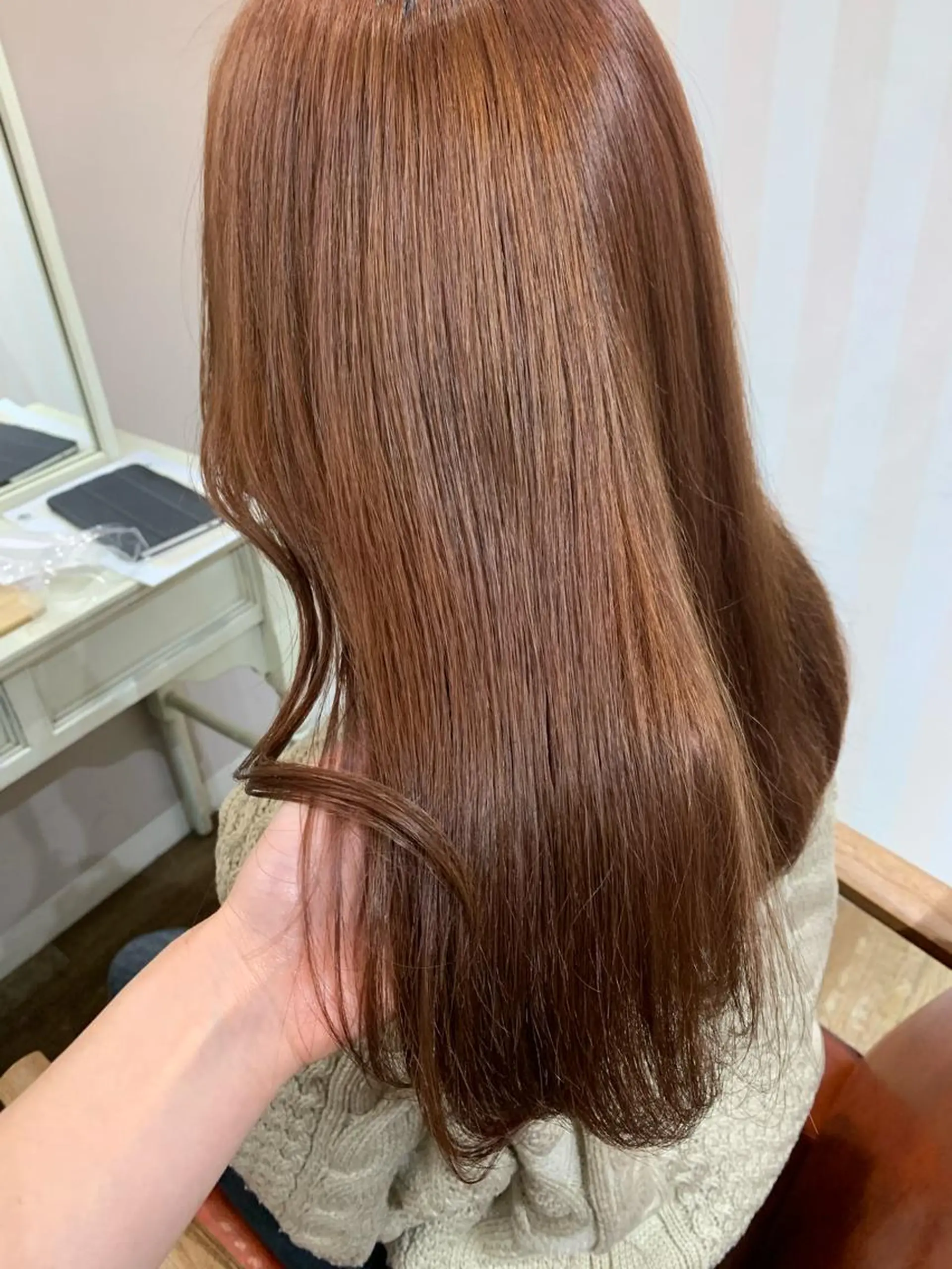 セミロング カラー ブリーチ オレンジ ピンクカラー 田中 優衣のヘアスタイル