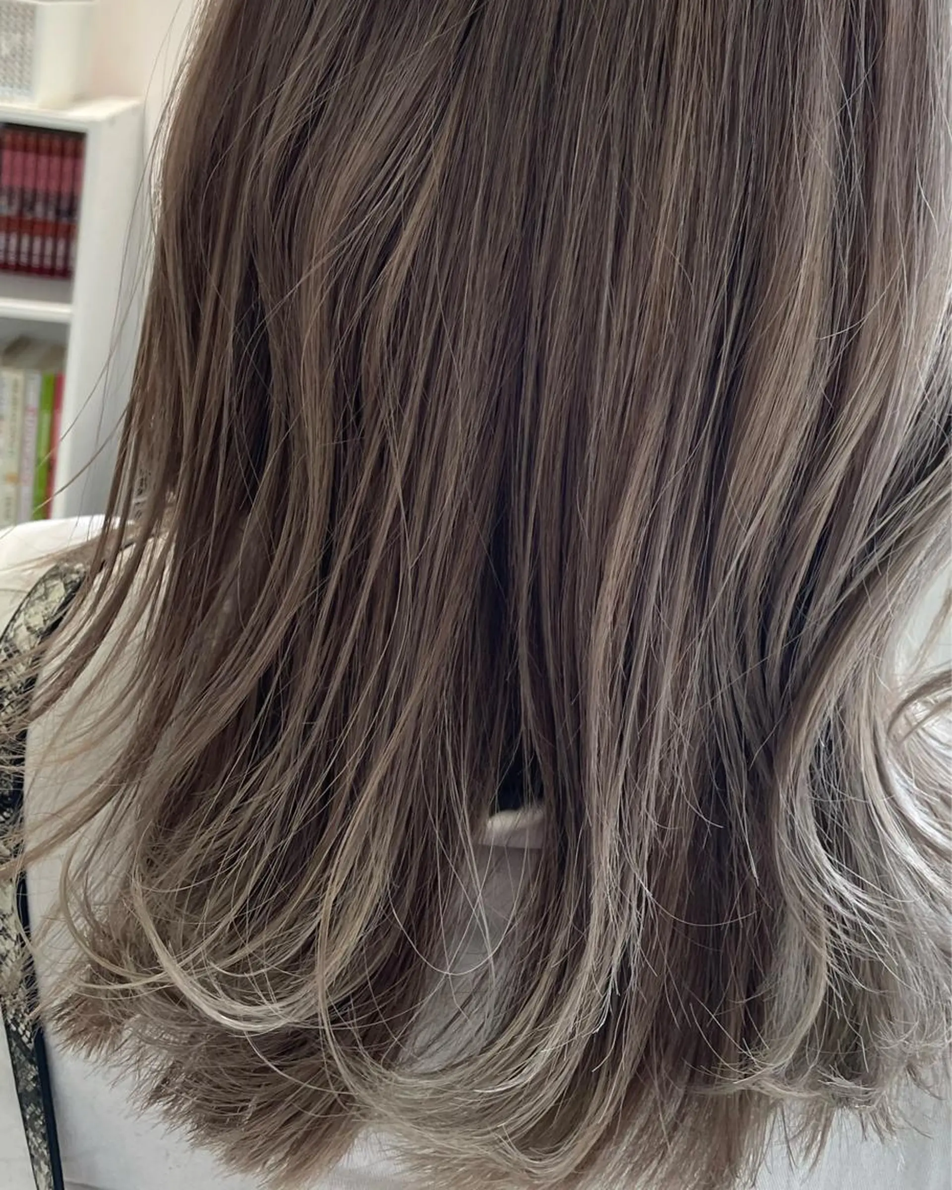 カラー AERBEN宝塚所属・金子 奈央のマツエク・マツパデザイン