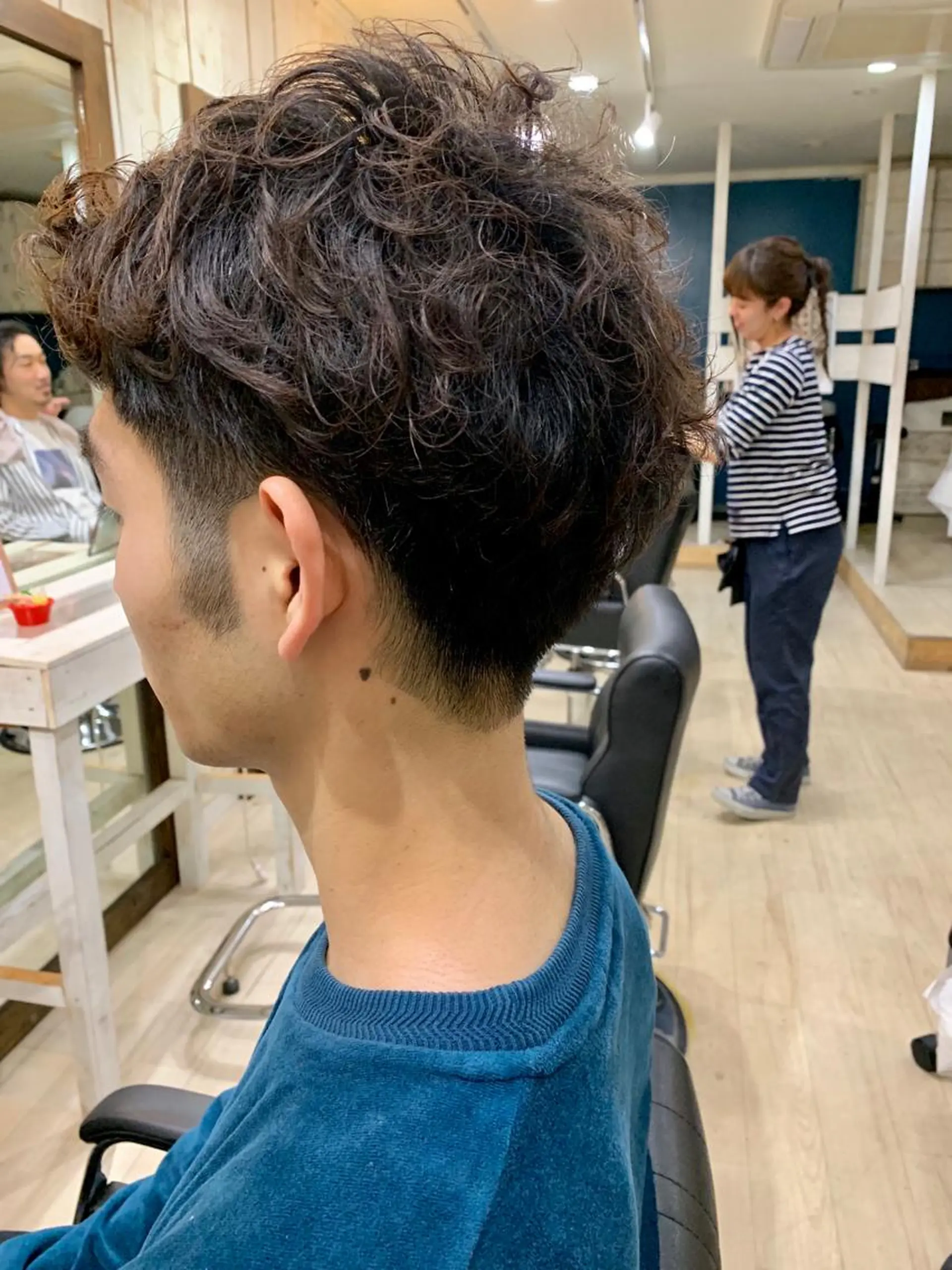 ショート パーマ ade omotesando所属・鷺谷 玲奈のヘアスタイル