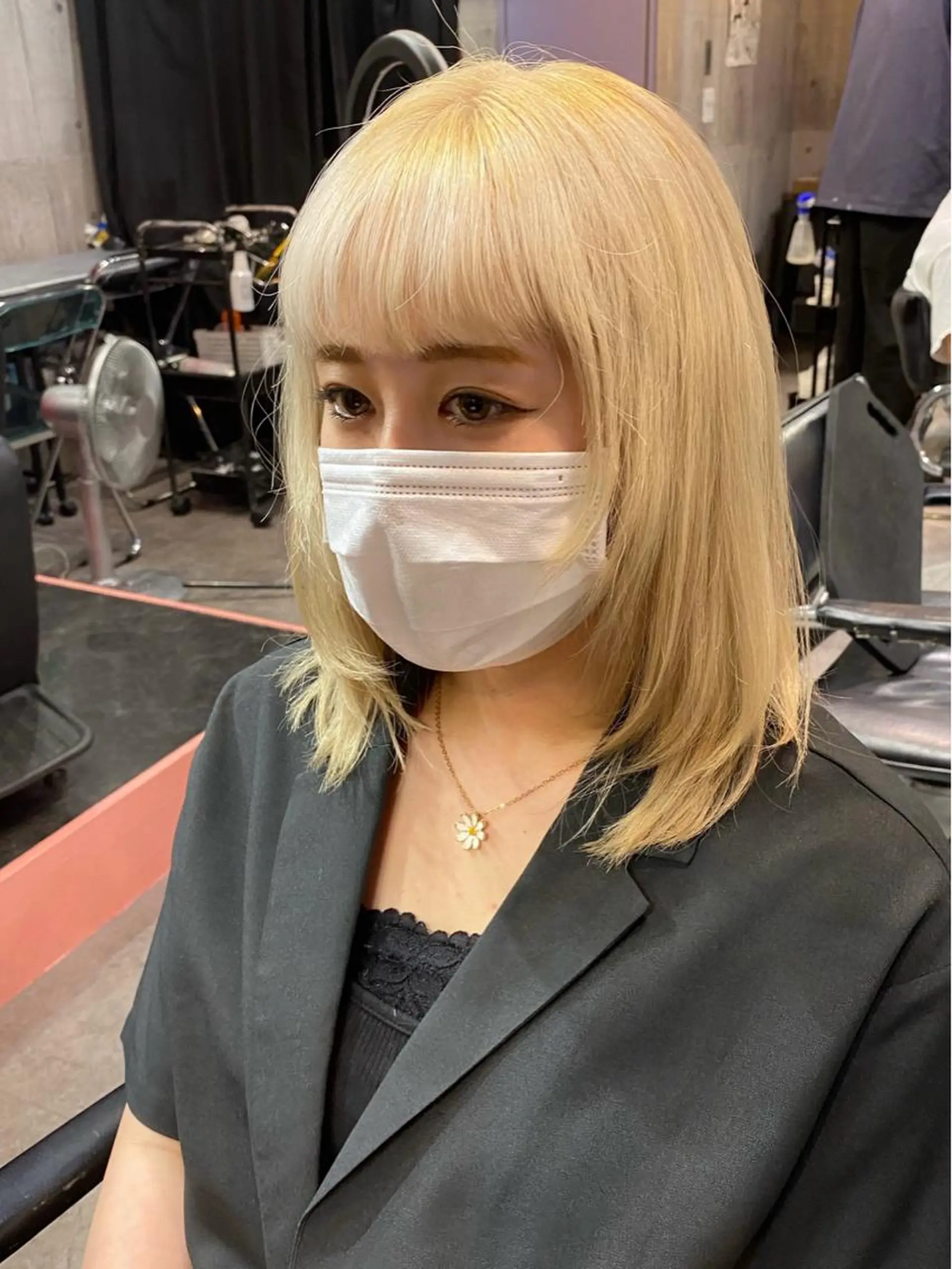 ミディアム カラー ブロンド ウルフカット 艶髪サラサラカラー 🌈前原健吾のヘアスタイル