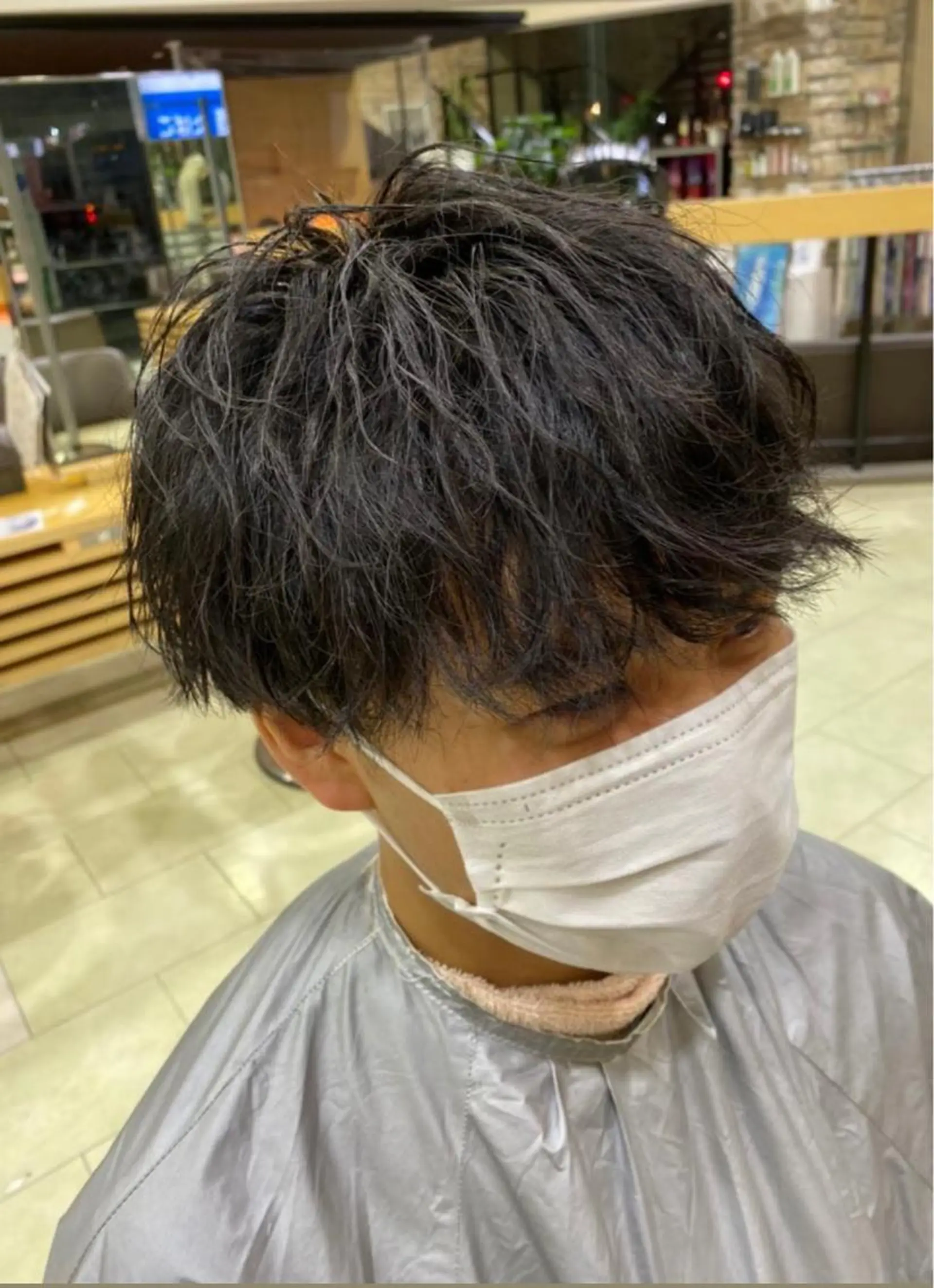 ミディアム メンズ ﾎｯﾄﾍﾟｯﾊﾟｰ に移行中【かな】のヘアスタイル