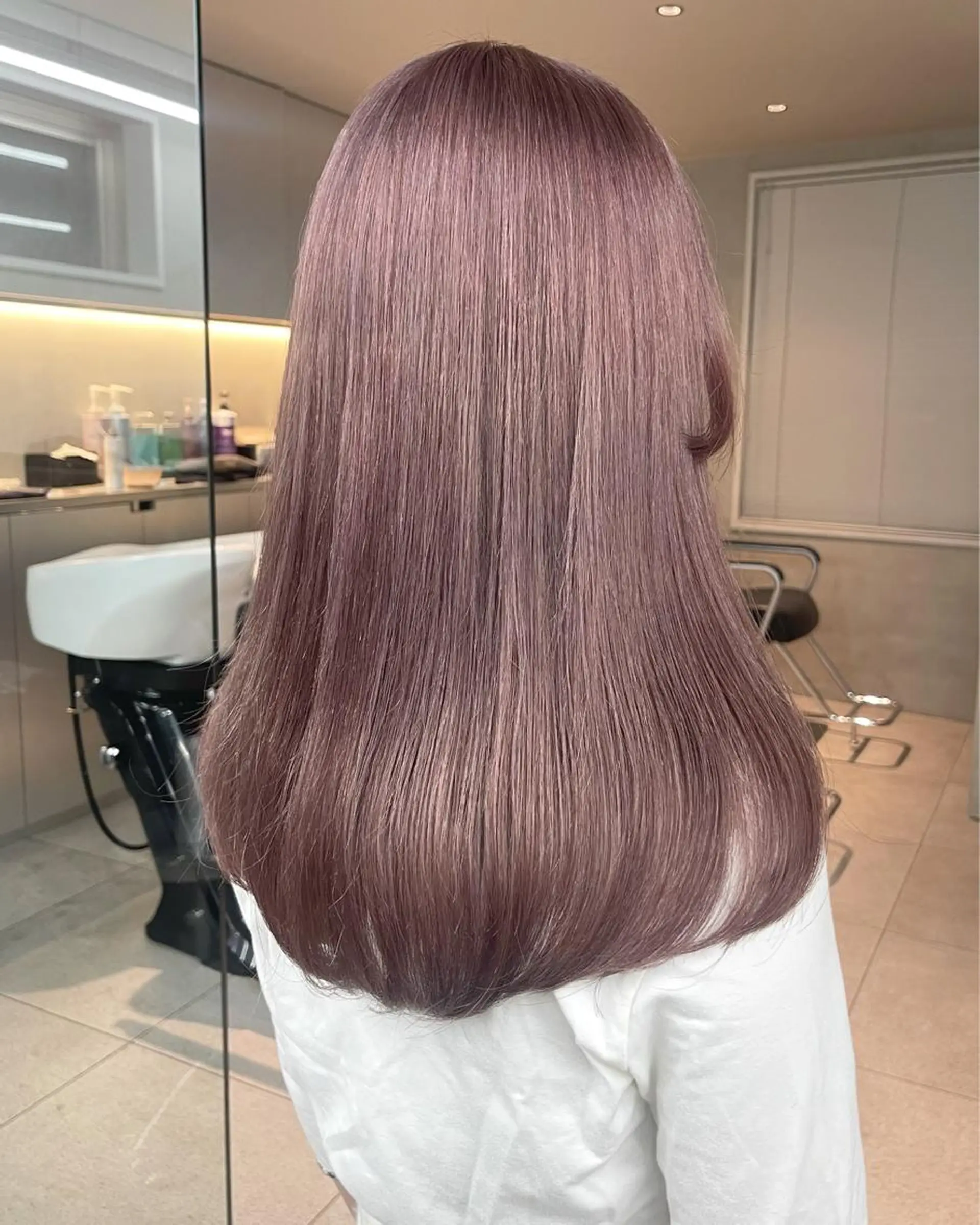 セミロング カラー urara🤍 柔らかヘアのヘアスタイル