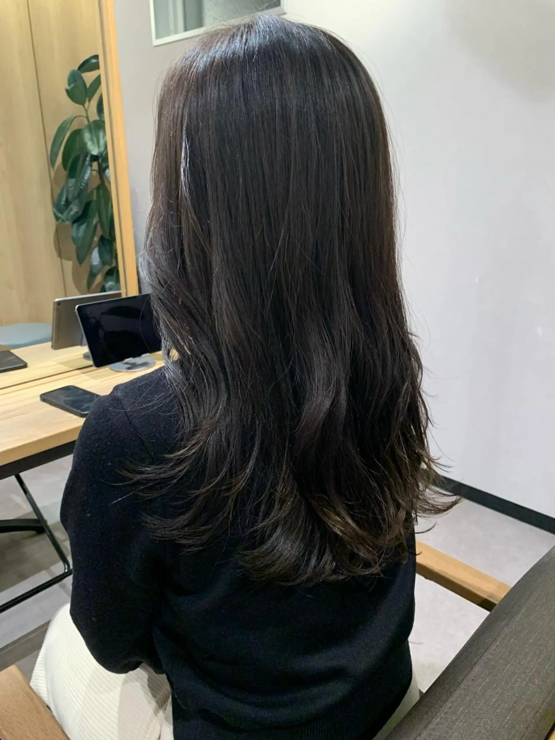 セミロング SALOWIN新潟万代所属・緑川 瑞穂のヘアスタイル