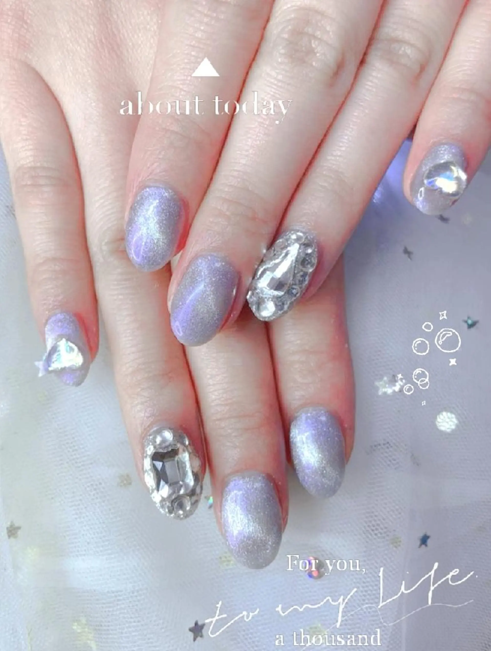 ミディアム ネイル キラキラネイル ネイリストゆか💅 長さだし、深爪矯正のネイルデザイン