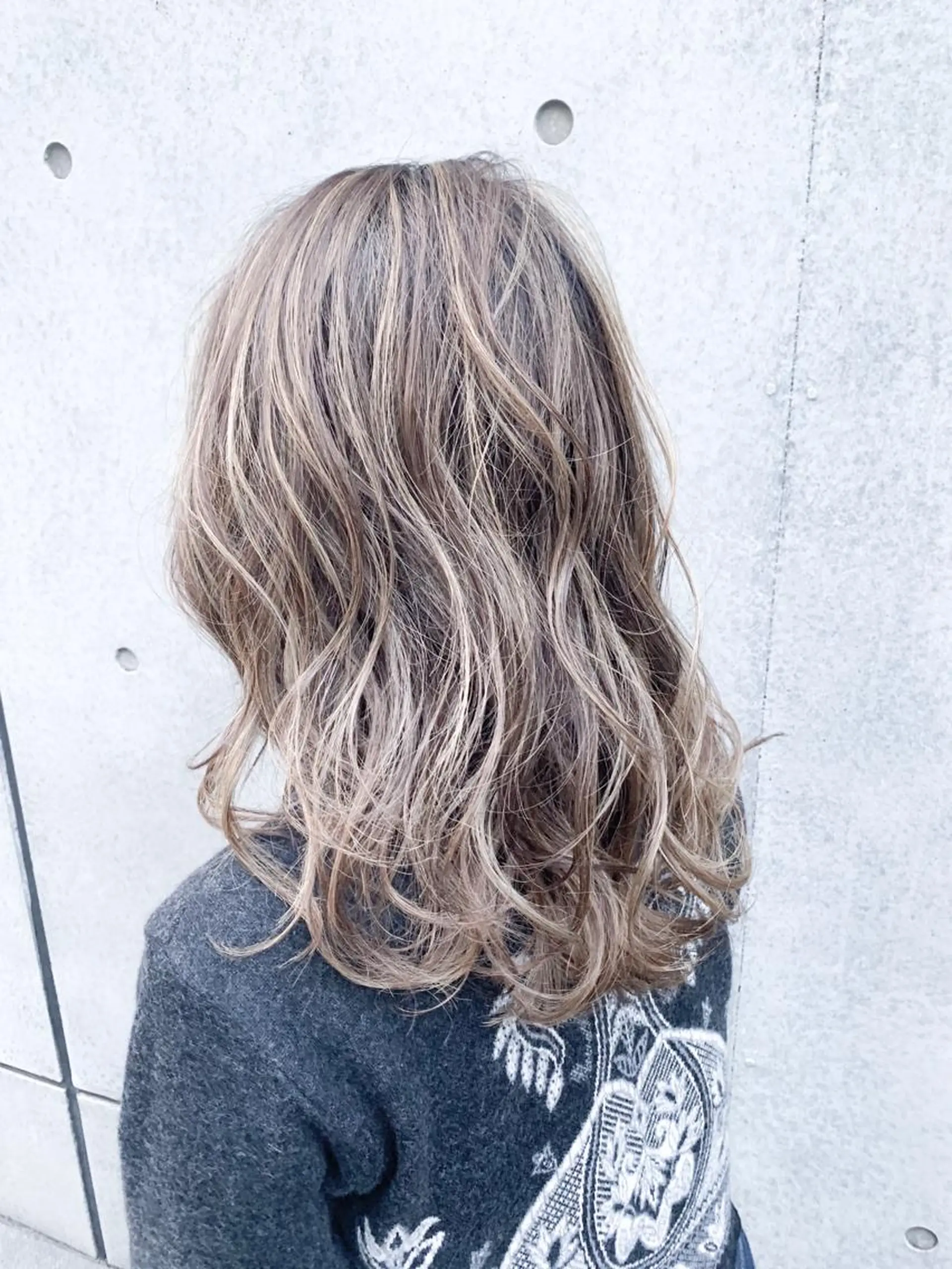 ミディアム カラー 平 ちひろのヘアスタイル