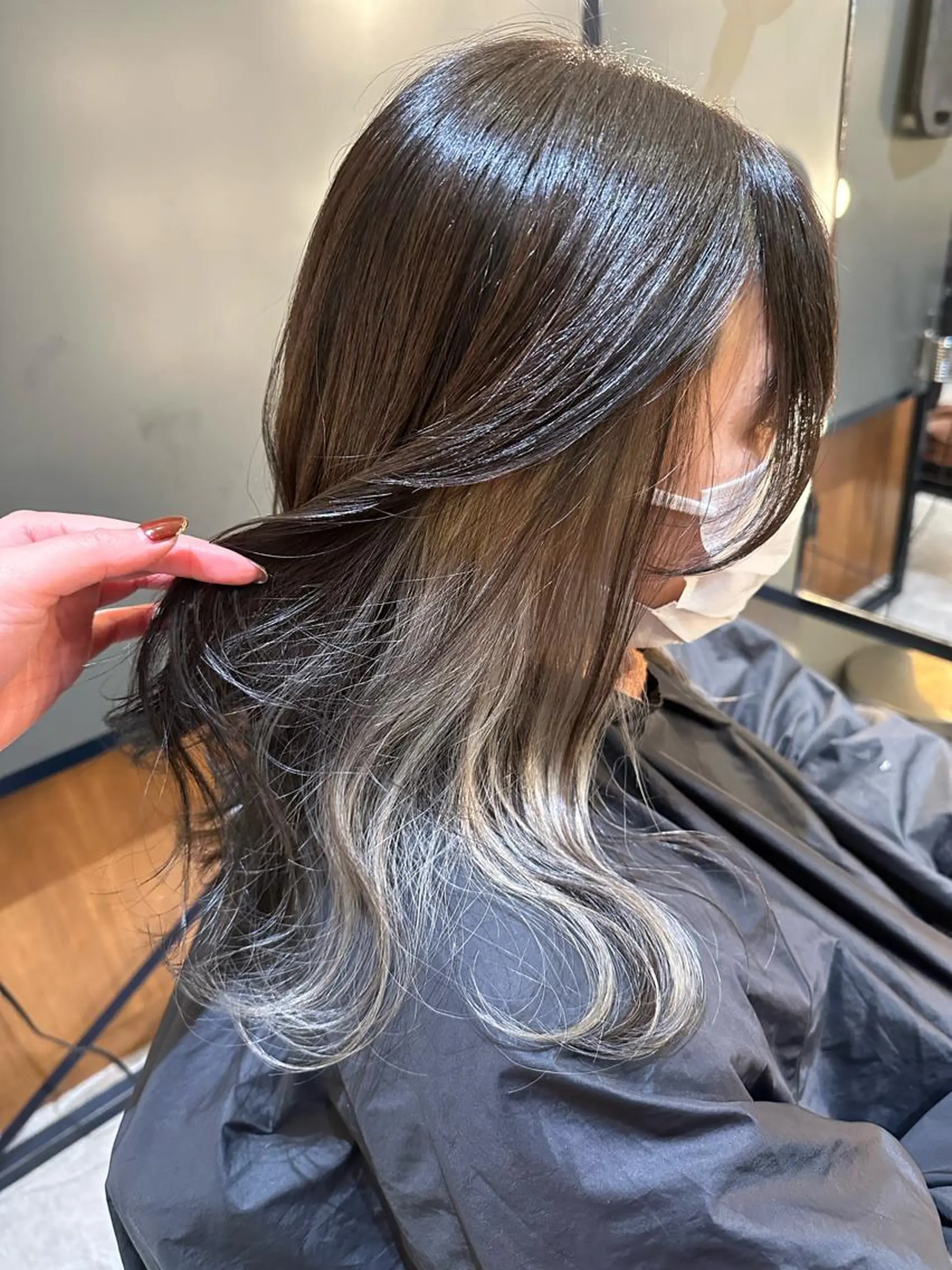 セミロング 横山 菜摘のヘアスタイル