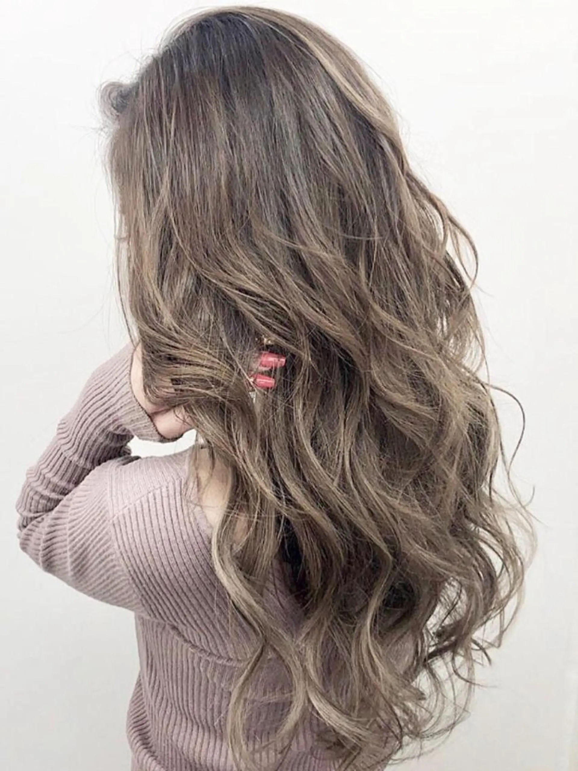 ロング リリー岸和田所属・西村 LaniRuhrのヘアスタイル