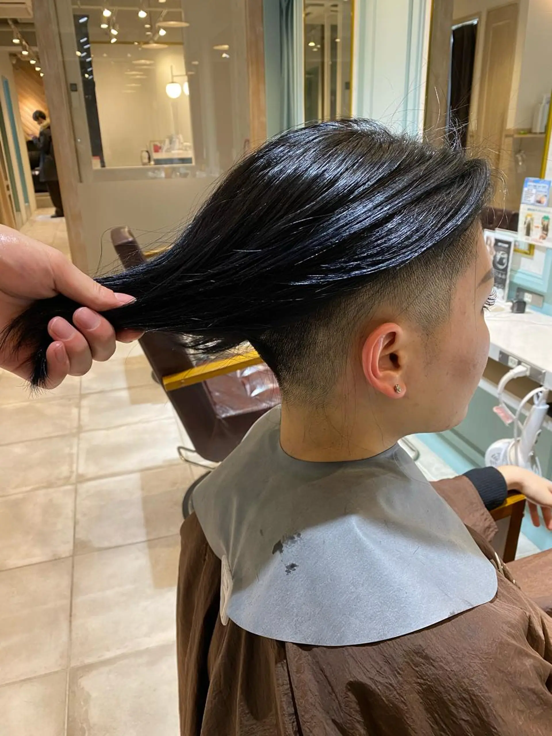 ミディアム 小口 晃のヘアスタイル