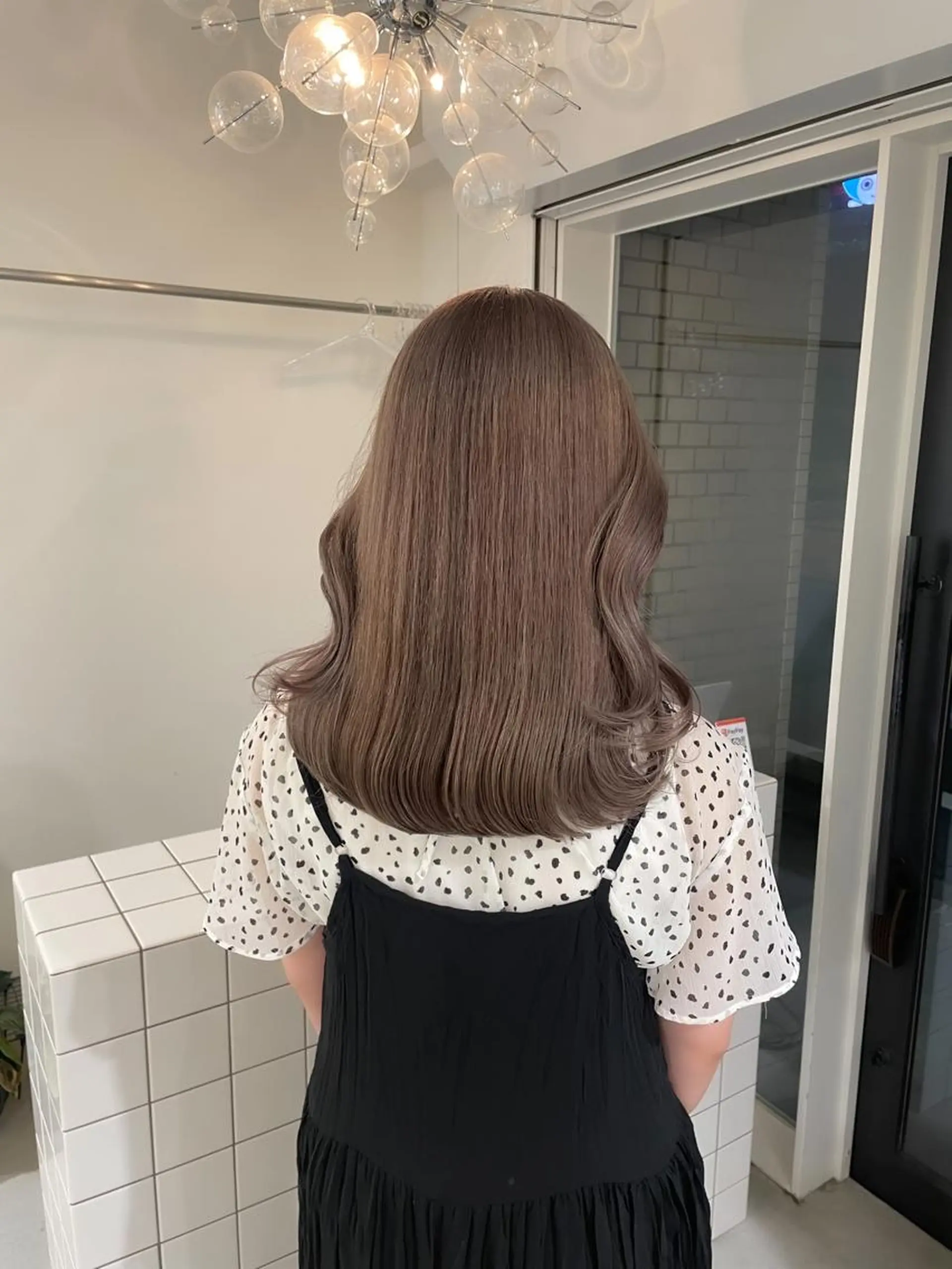 セミロング カラー Koto🌿 ブリーチなしカラーのヘアスタイル