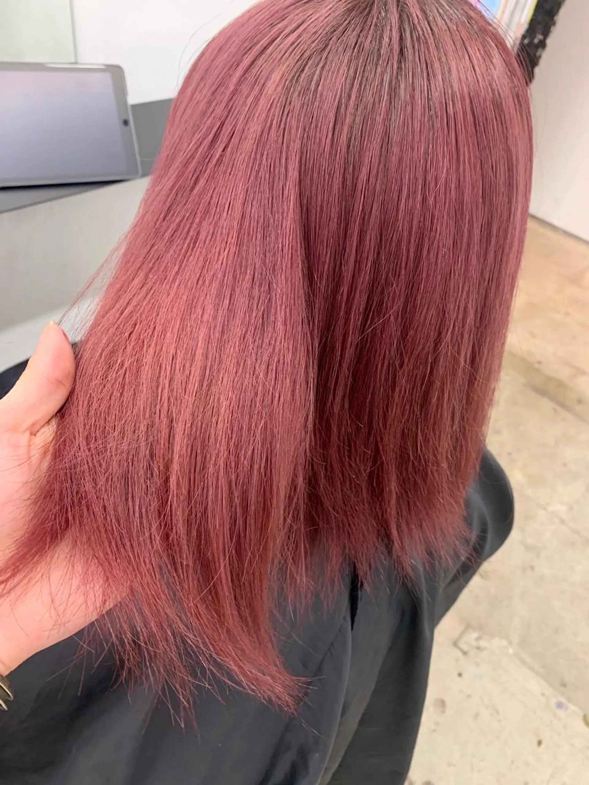 ミディアム カラー ヘアカラー TAKUMI .のヘアスタイル