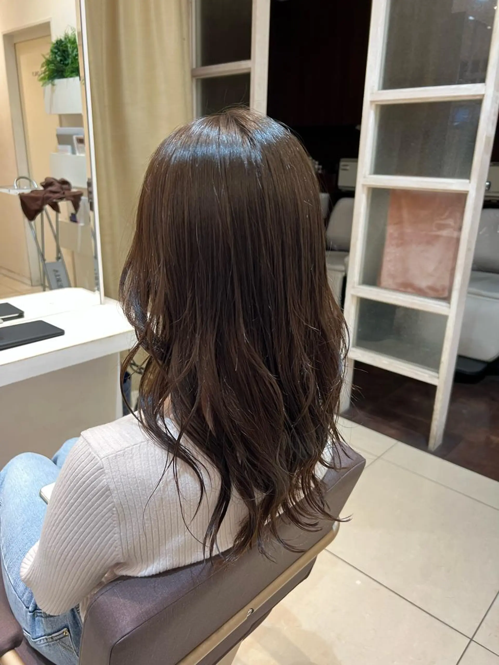 セミロング カラー レイヤー×韓国 🇰🇷鈴木啓太のヘアスタイル