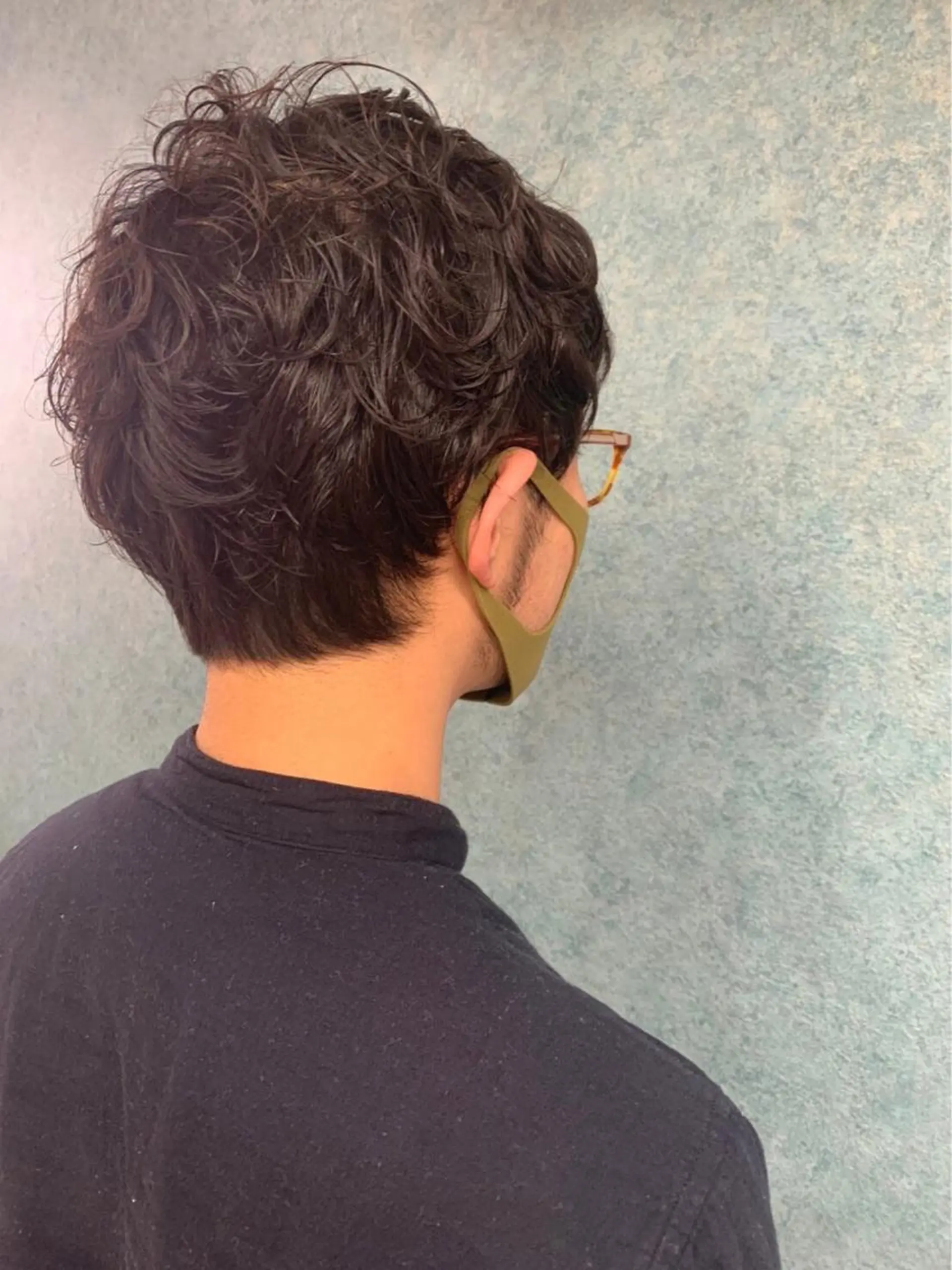 メンズ 秋葉原オタク向け美容室OFF-KAi!!所属・渡部凌我 小顔ウルフ ハイトーンカラーのヘアスタイル