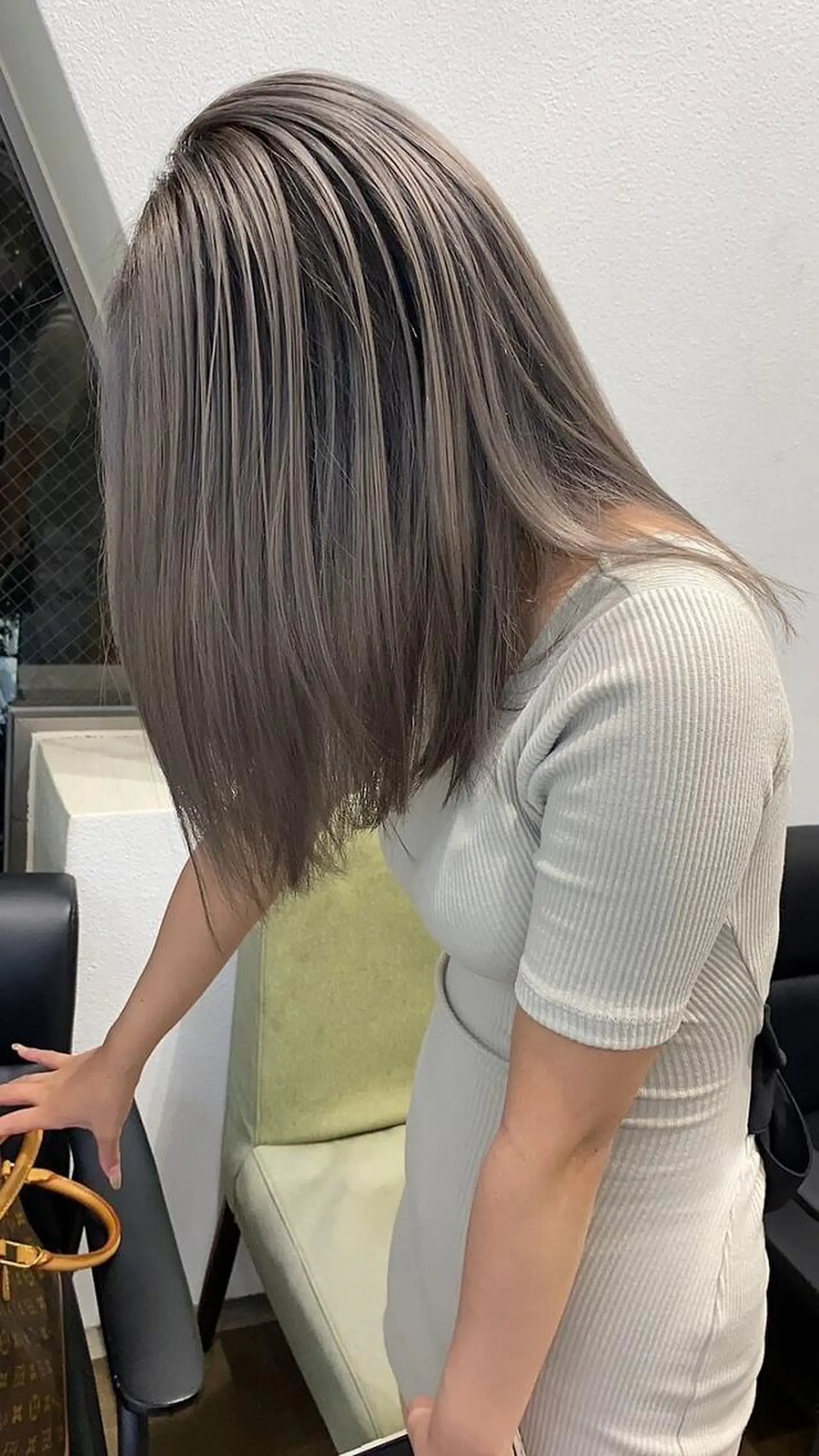 セミロング カラー ベージュカラー ブリーチ 透明感カラー ハイライトカラー ブリーチなしカラー TIGRE for hairのヘアスタイル