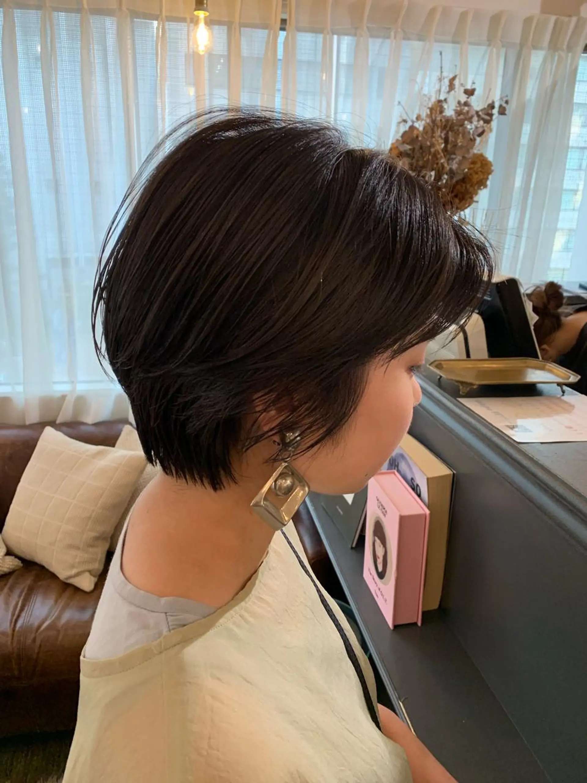 ショート カラー 安村 美奈のヘアスタイル
