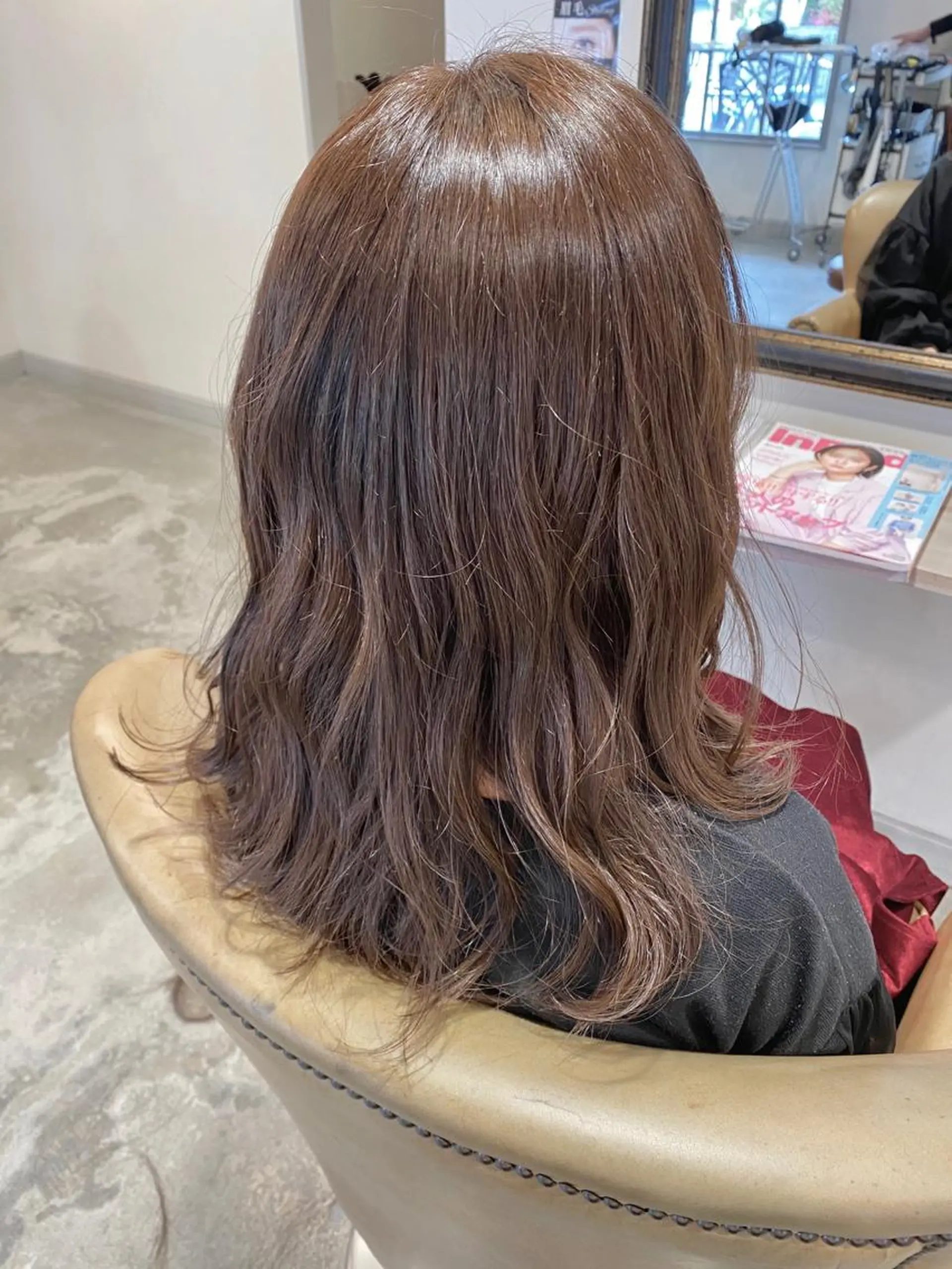 セミロング カラー アッシュ ベージュカラー 透明感カラー イルミナカラー モカベージュ 美髪・髪質改善 有田怜平のヘアスタイル