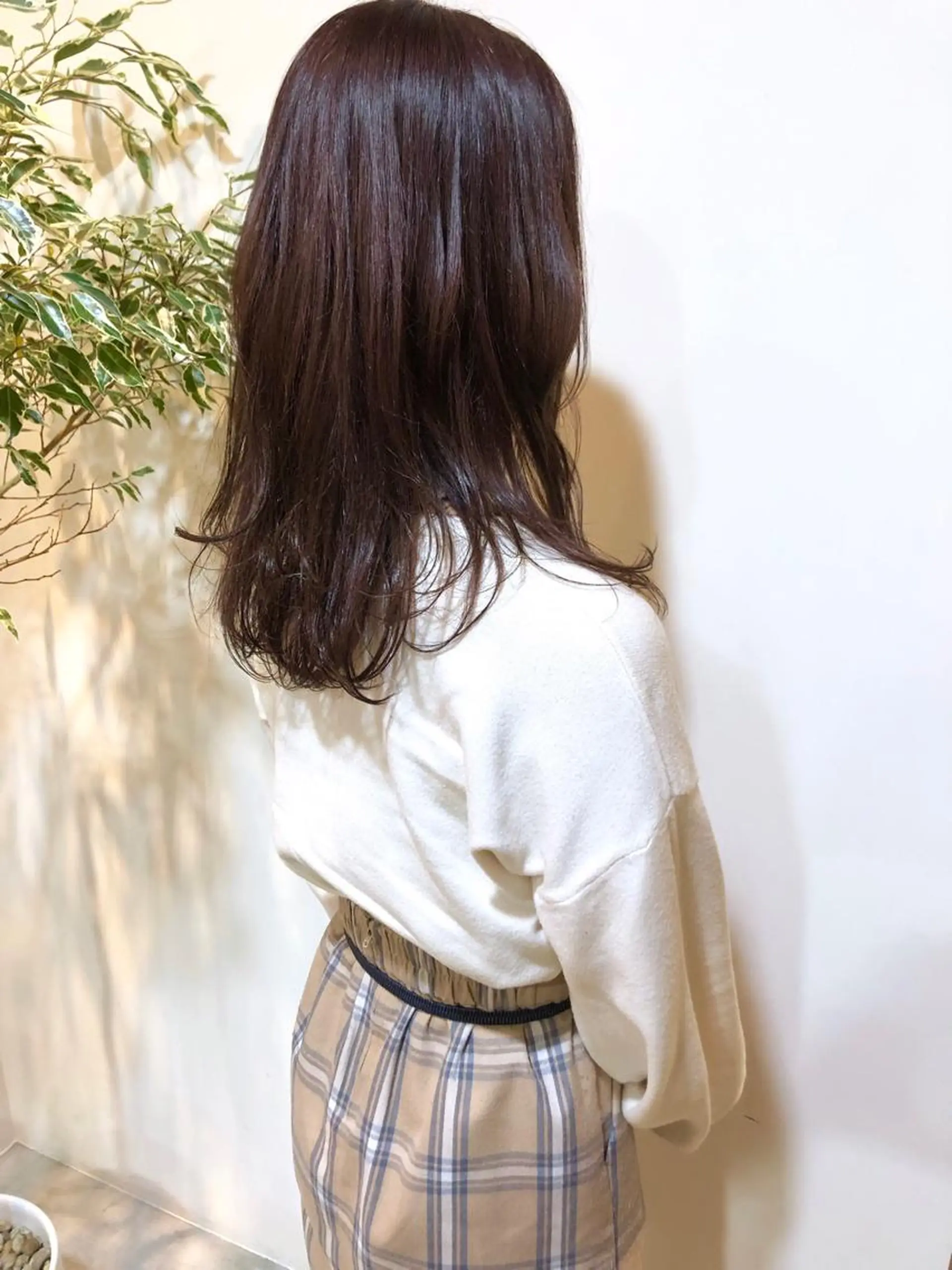 セミロング カラー MIOベージュカラー 柔らかいカラーのヘアスタイル