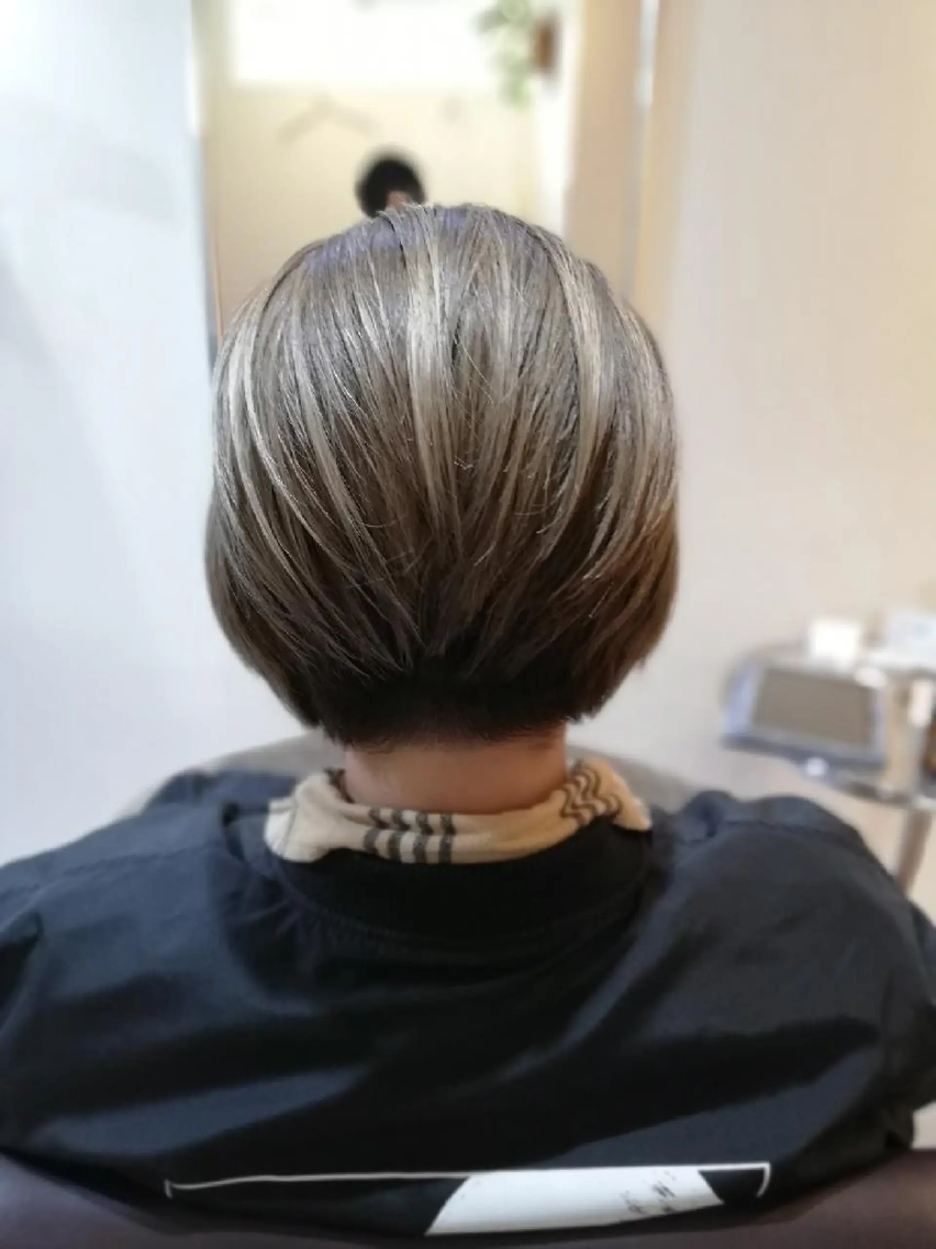 ショート カラー 北林 弘展のヘアスタイル