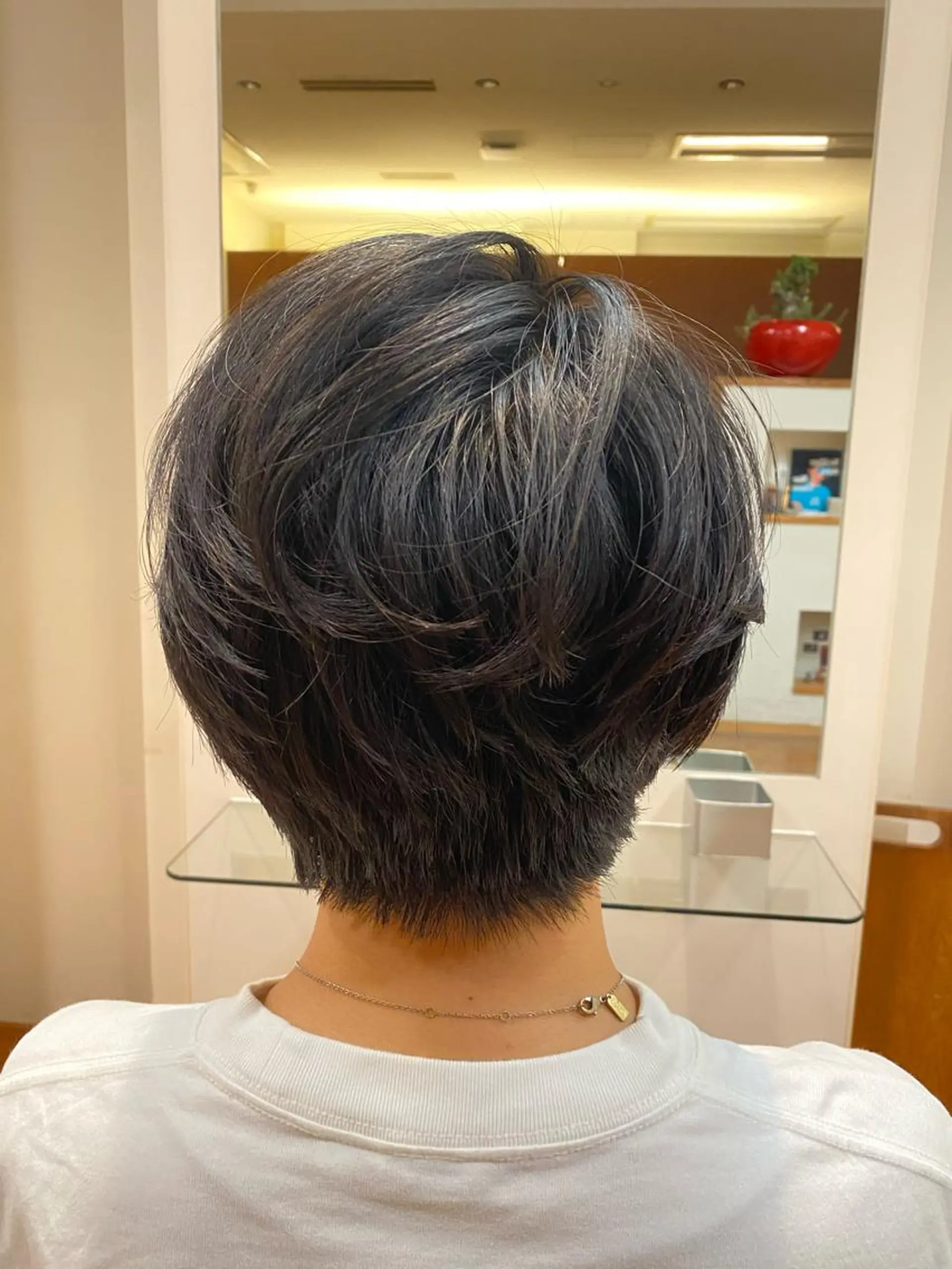ショート ショートヘア モダーン北鎌倉所属・中溝 アカリのヘアスタイル