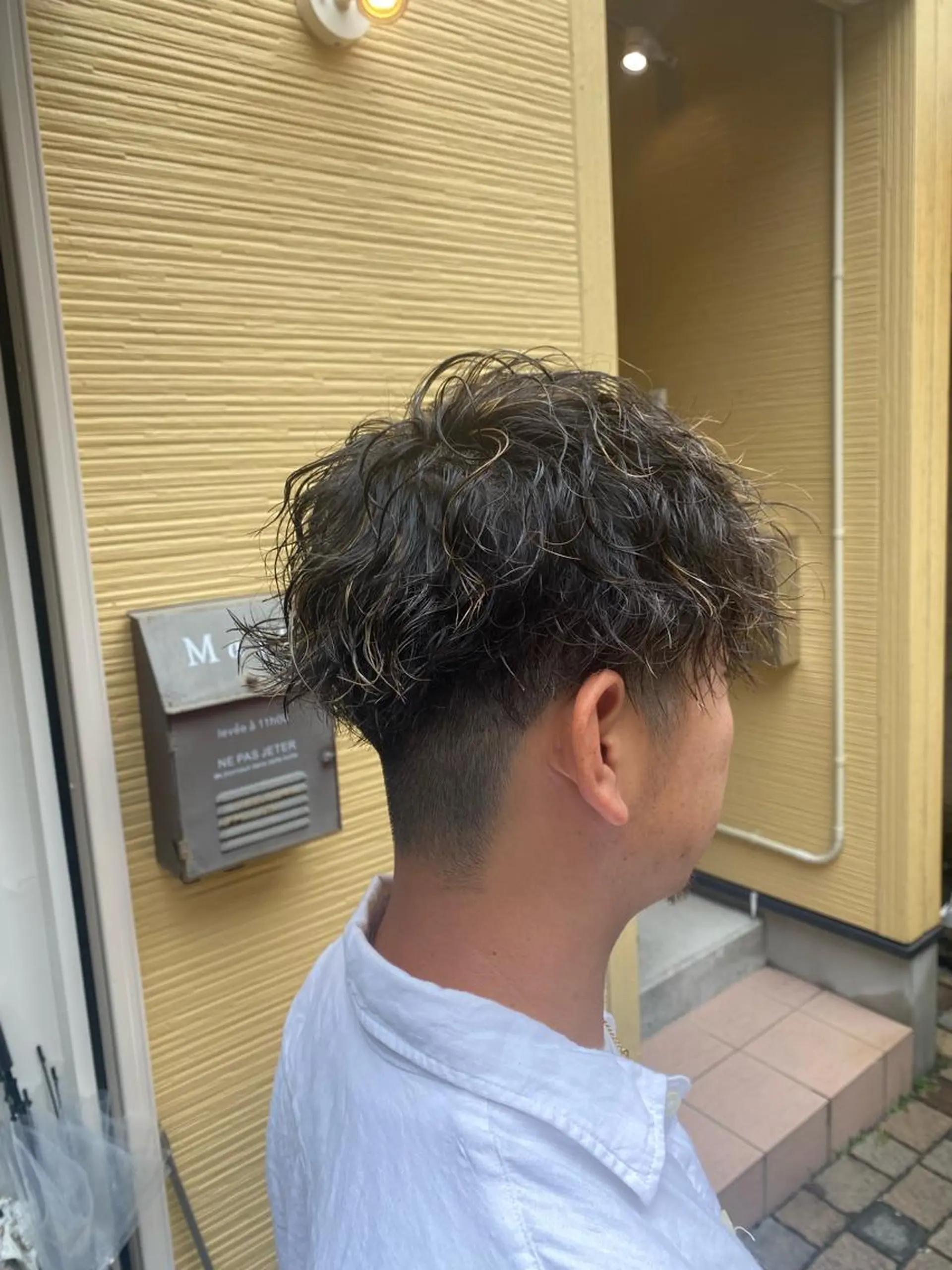 ショート カラー パーマ ハイライトカラー ハイライト スパイラルパーマ カット ヘアカラー パーマ トリートメント ショート、メンズ 一日1名限定枠⚡️のヘアスタイル