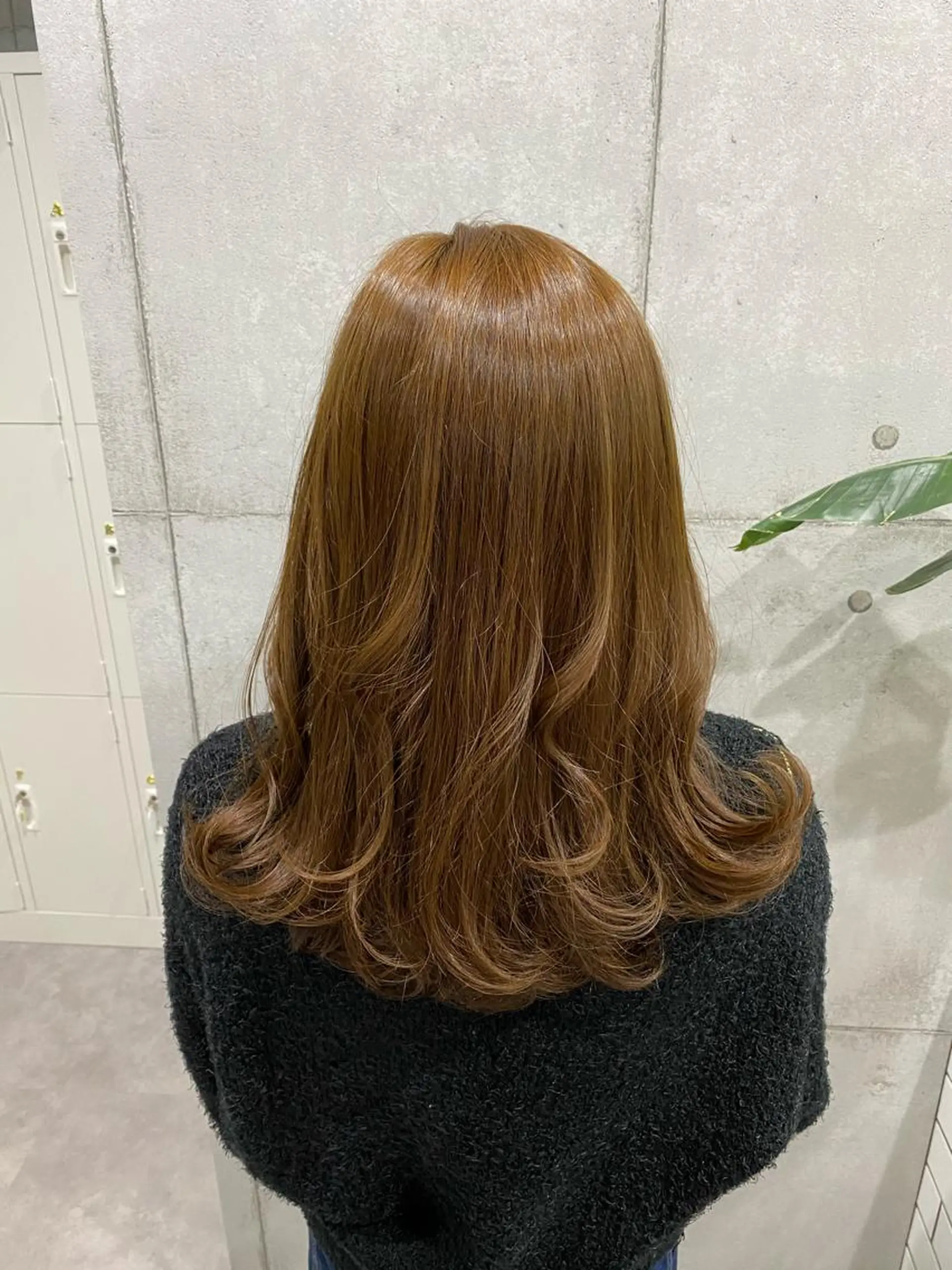 セミロング カラー newi赤羽 HINATAのヘアスタイル