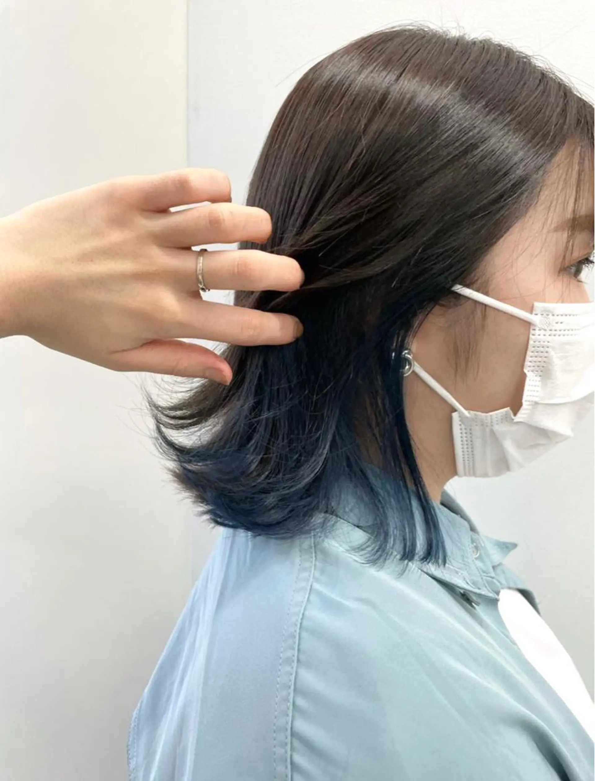 ミディアム カラー ヘアアレンジ ブリーチ ブルーカラー インナーカラー ネイビーカラー ヘアカラー トリートメント 🦄インナーカラー 🦄貫井彩花のヘアスタイル