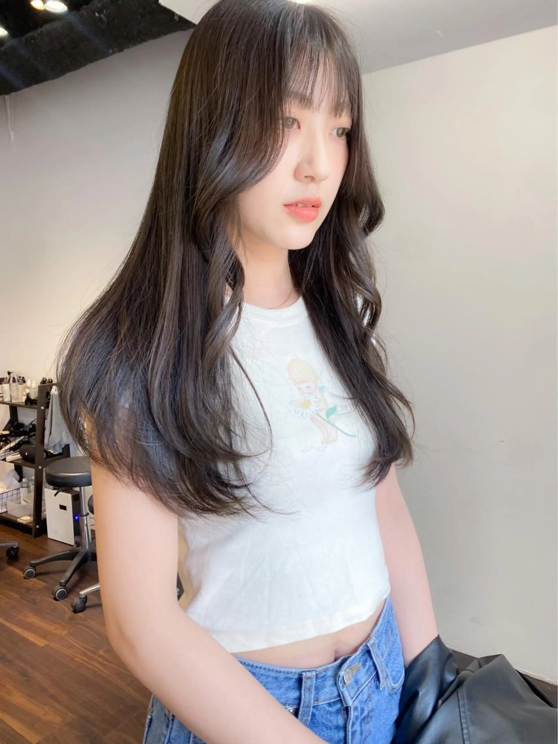 ロング カラー ヘアアレンジ ブリーチ 透明感カラー ダブルカラー グレージュ ブリーチなしカラー 韓国ヘア×髪質 改善🇰🇷シオリのヘアスタイル