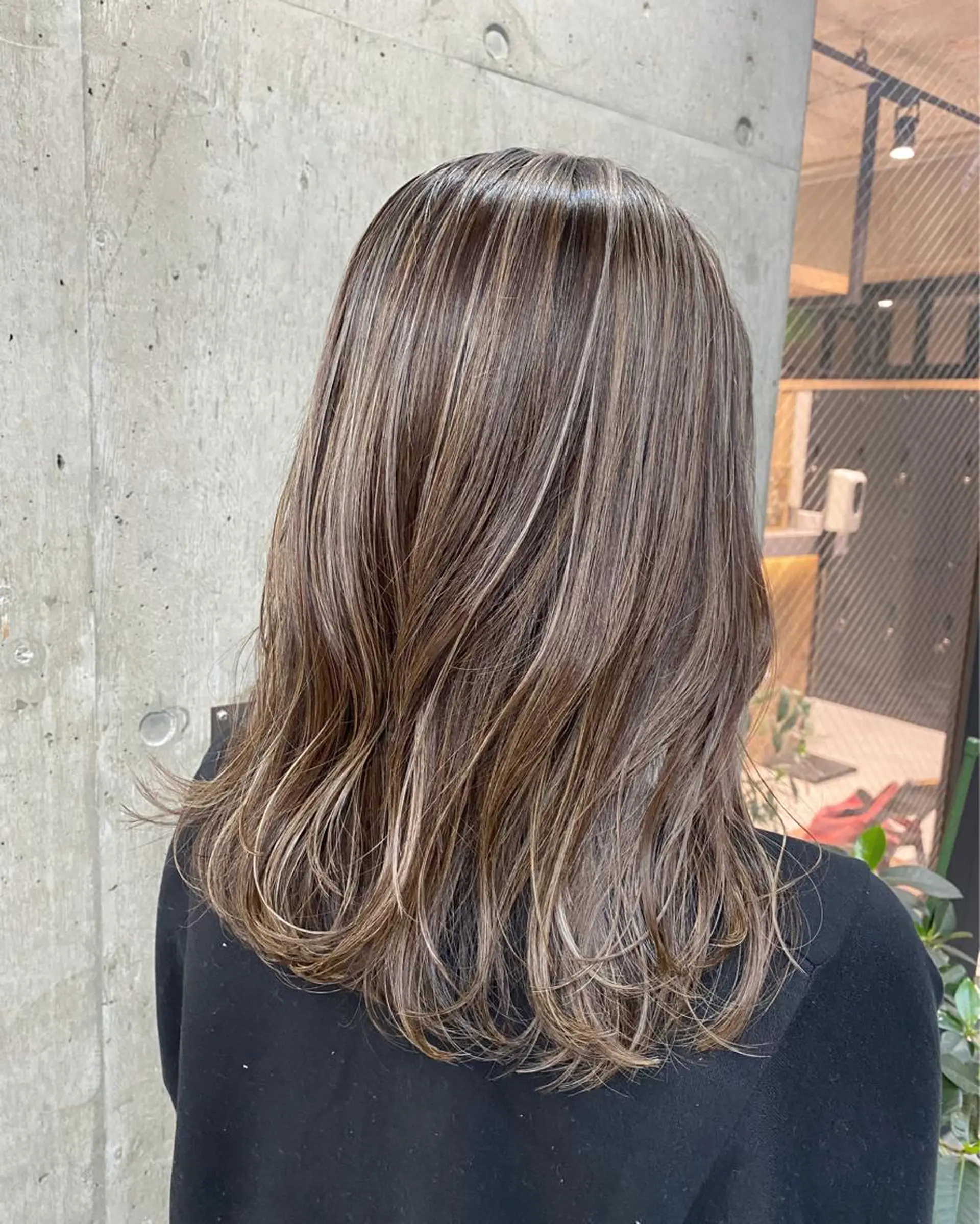 セミロング ハイライト ヘアカラー 🌼透明感カラー ✳︎eri🌼のヘアスタイル