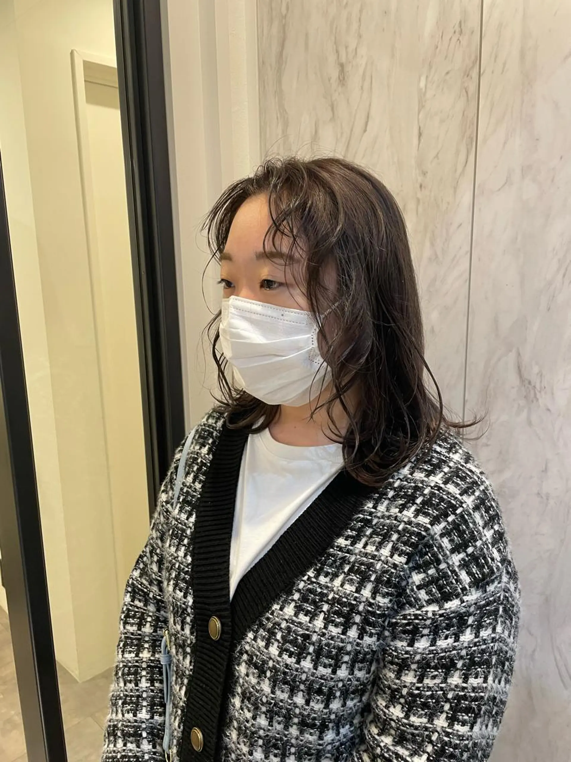 セミロング カラー ブリーチ 透明感カラー ブリーチなしカラー 似合わせカット ヘアカラー 渋谷 留菜のヘアスタイル