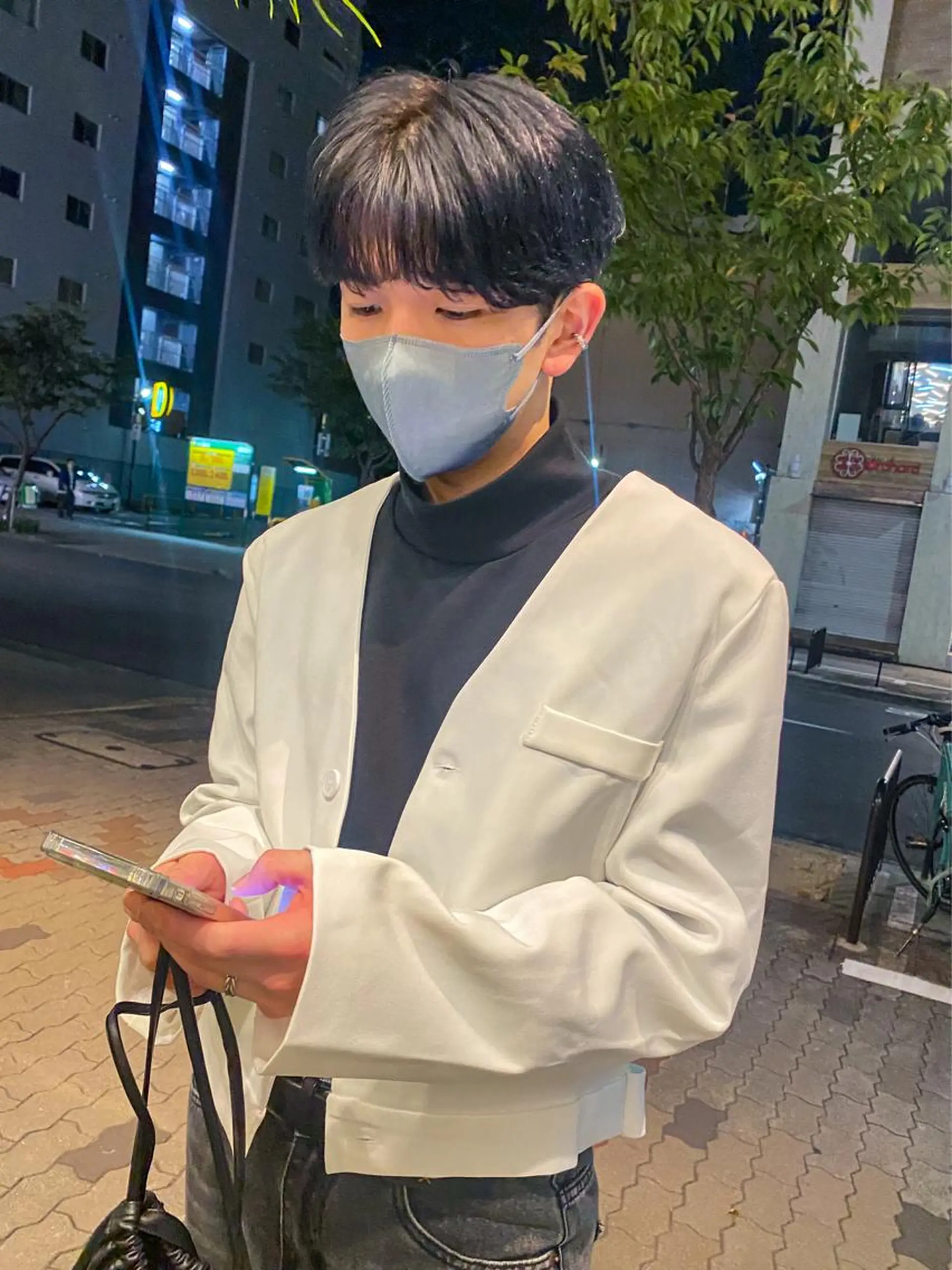 ショート カラー メンズ メンズ韓国風 マッシュ シースルーマッシュ 黒髪 ブルーカラー カット ヘアカラー 栄/矢場町 三井太朗のヘアスタイル