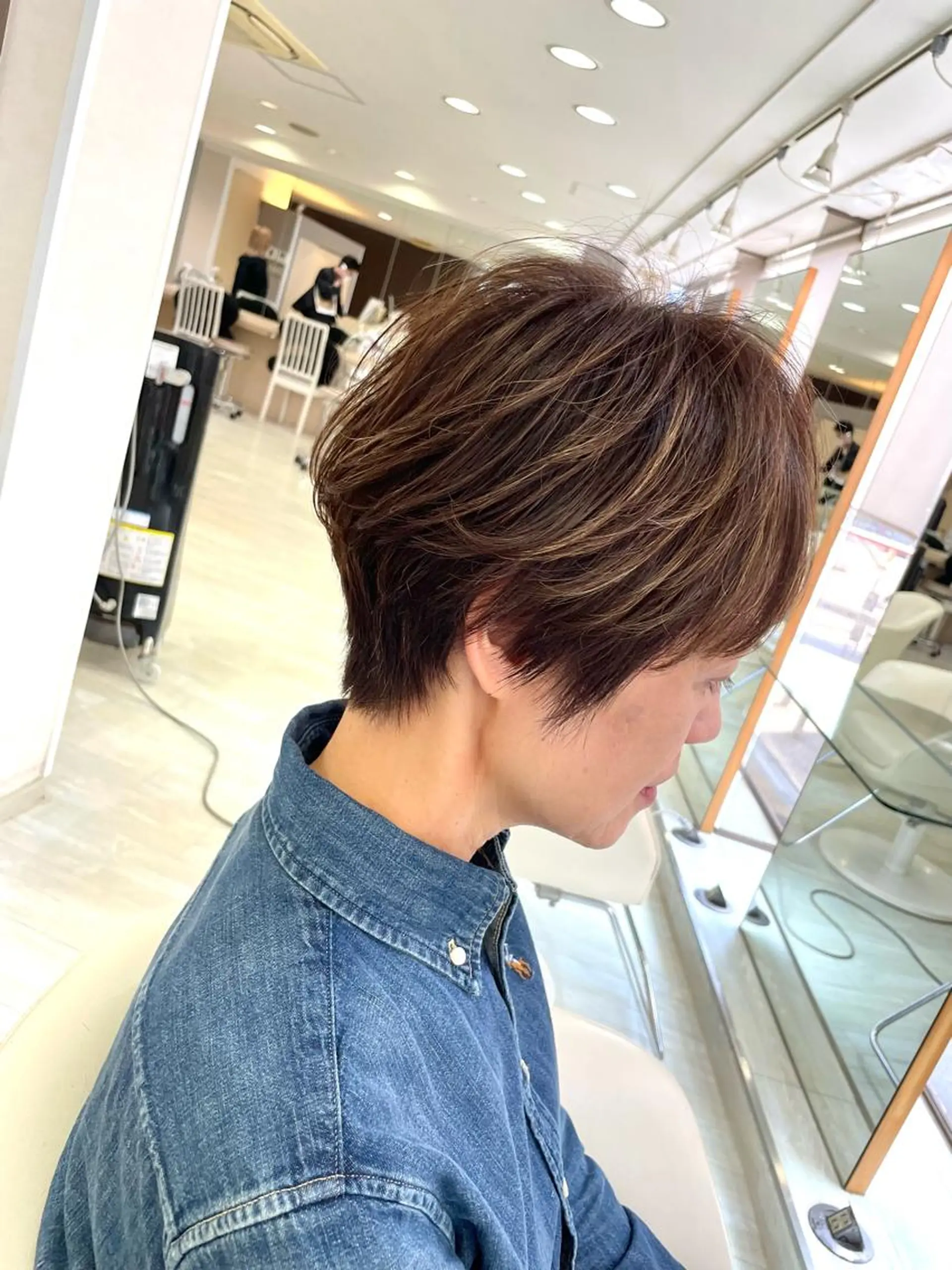 ショート カラー ハイライトカラー ハイライト ショートヘア カット ヘアカラー トリートメント チーフデザイナー 西川凌史のヘアスタイル